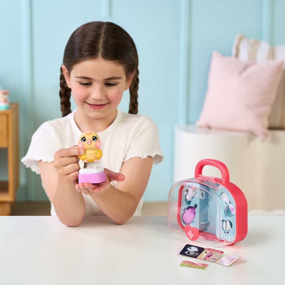 Moose Spielwelt Little Live Pets: Ouchies S2 Mini: Chirpy (Chick), Mit über 50 Geräuschen und Reaktionen – Bild 5 von 5