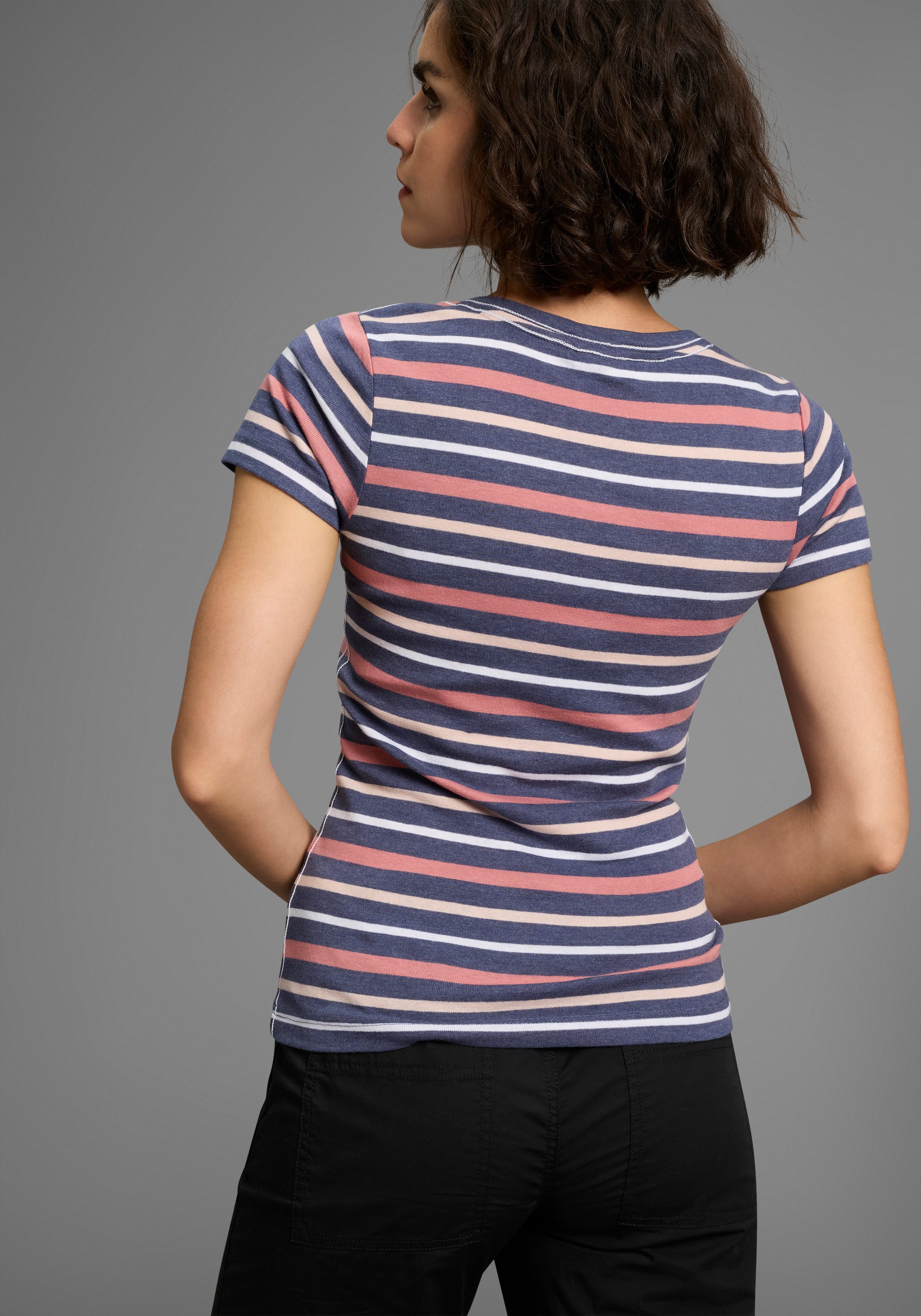 KangaROOS T-Shirt kurzärmelig, sehr figurbetont, aus Baumwolle und Polyeste günstig online kaufen