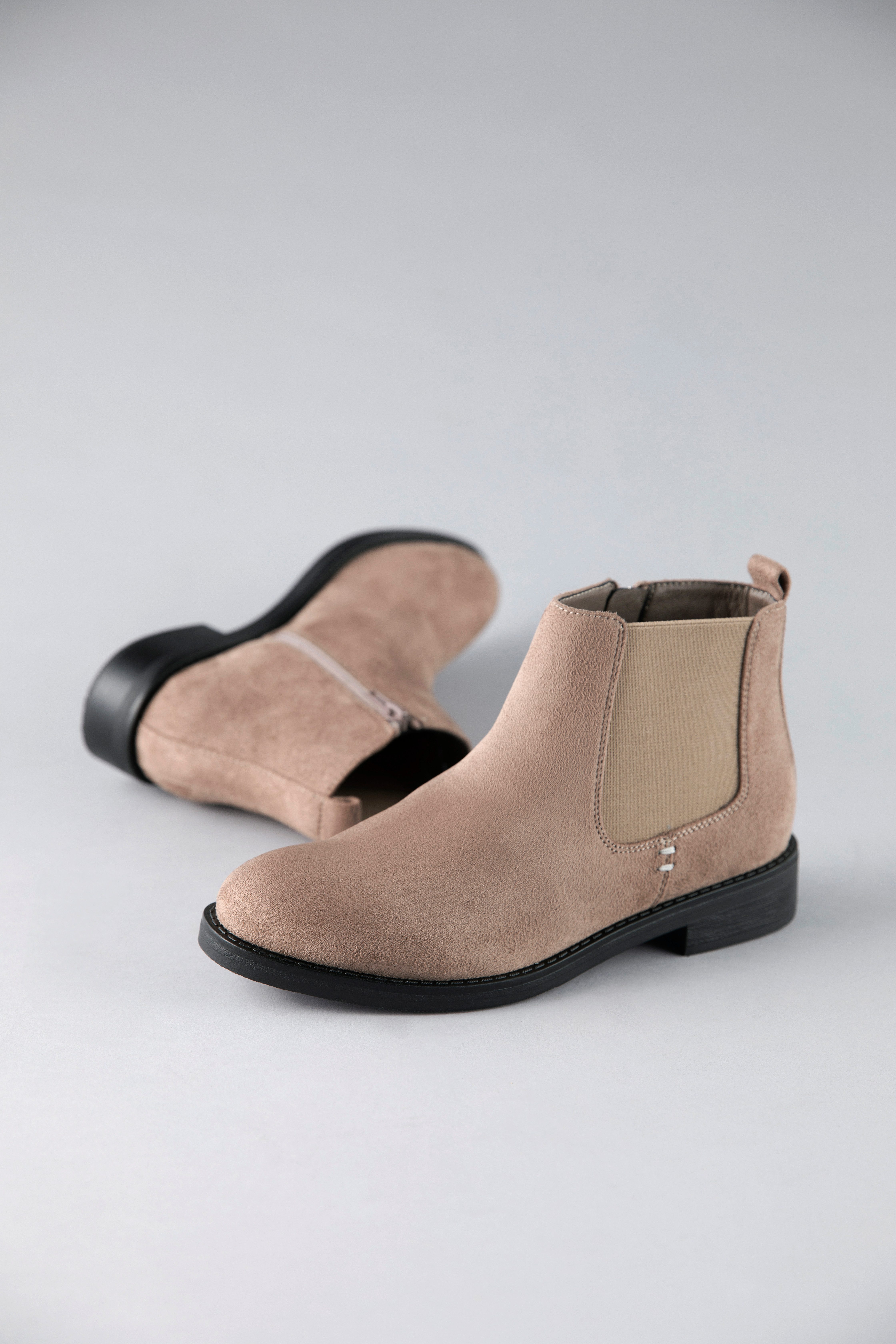 Aniston SHOES Chelseaboots Stiefelette, Blockabsatz, mit breitem Stretch