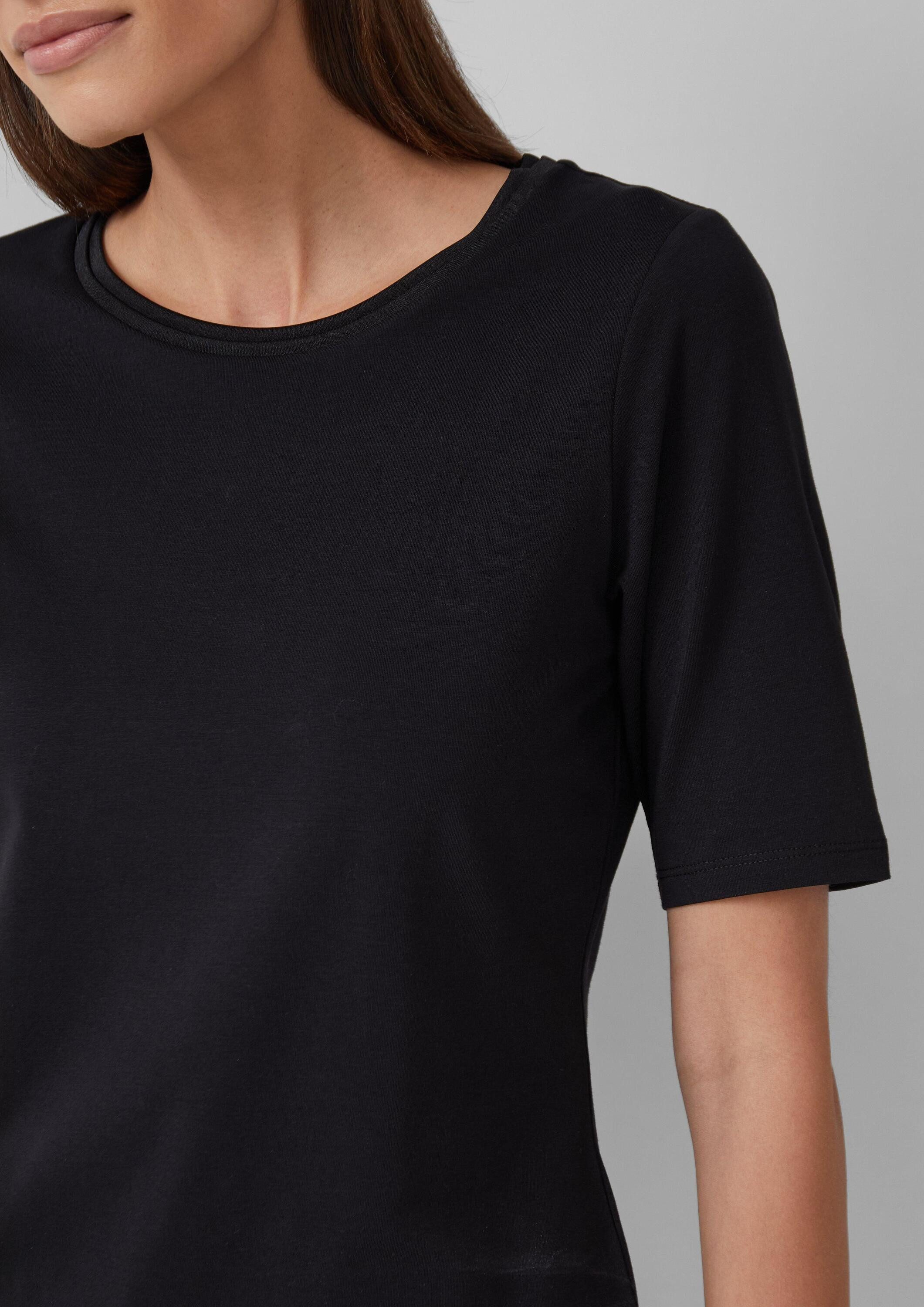 s.Oliver Kurzarmshirt T-Shirt T-Shirt aus Baumwollmix mit Satindetail am Ausschnitt