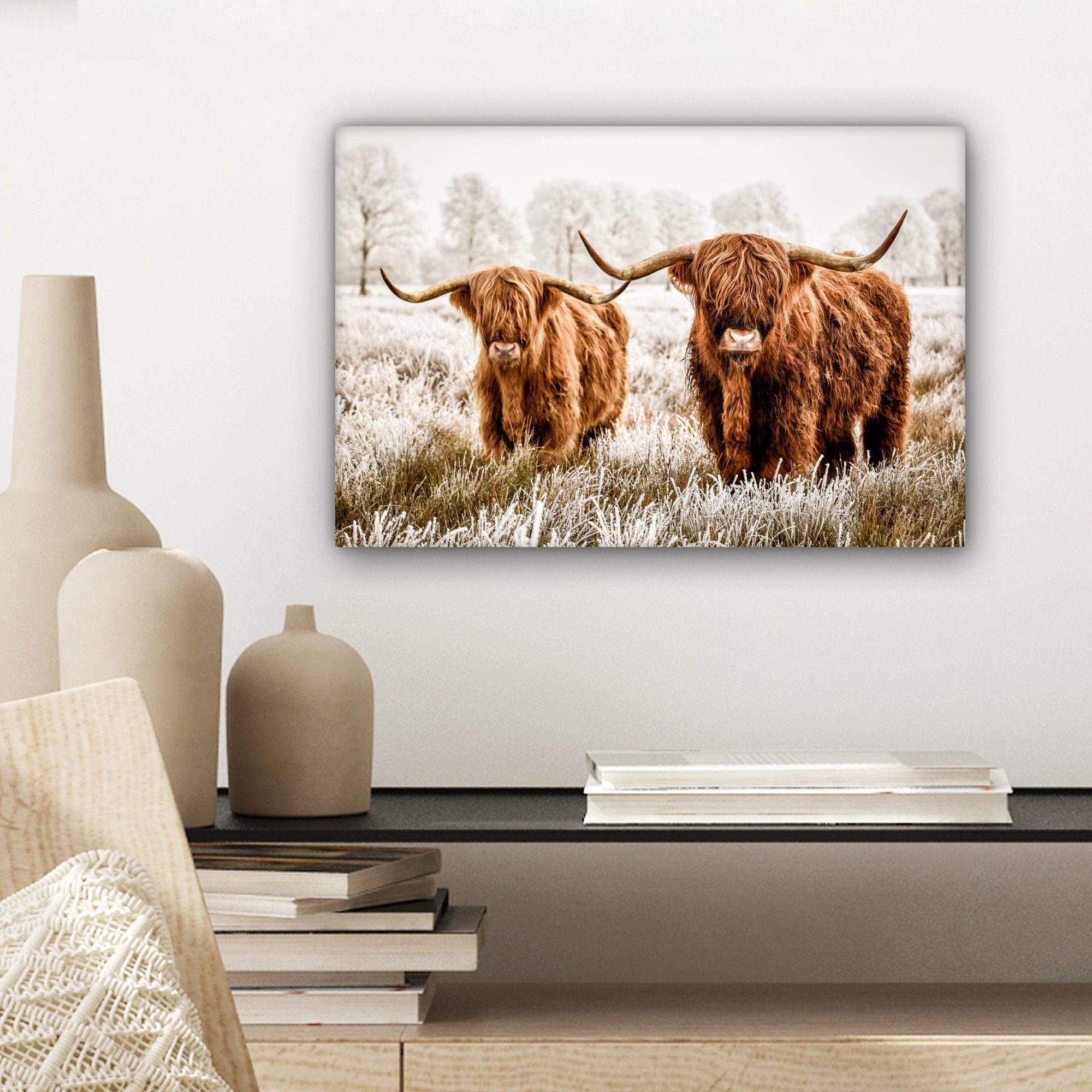OneMillionCanvasses® Leinwandbild Schottischer Hochländer - 30x20 Wandbild Wanddeko, - Leinwandbilder, cm Kuh St), Natur - Winter, (1 Aufhängefertig