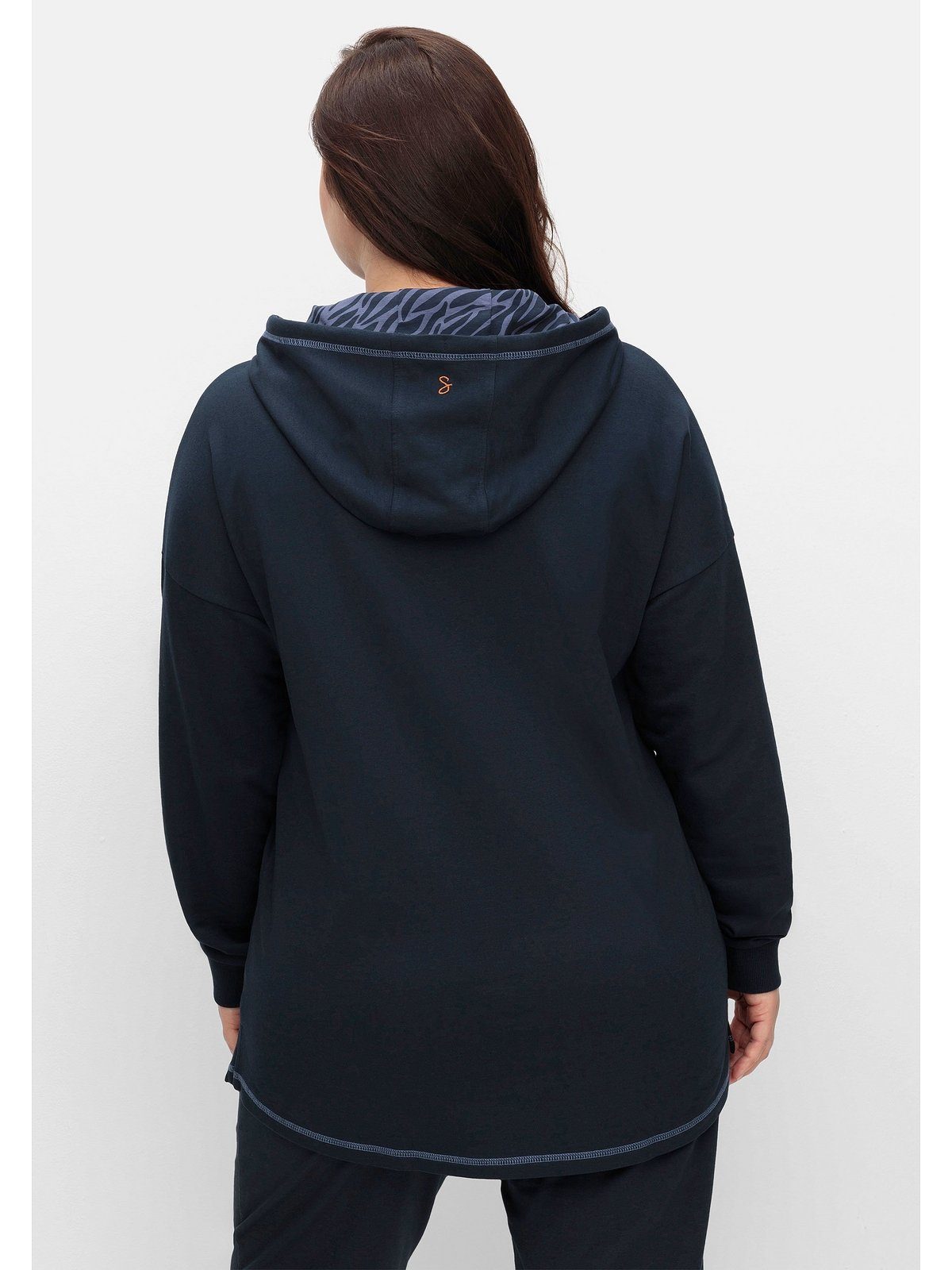 in Größen mit Oversizedform, Kapuzensweatshirt Sheego Kontrastdetails Große