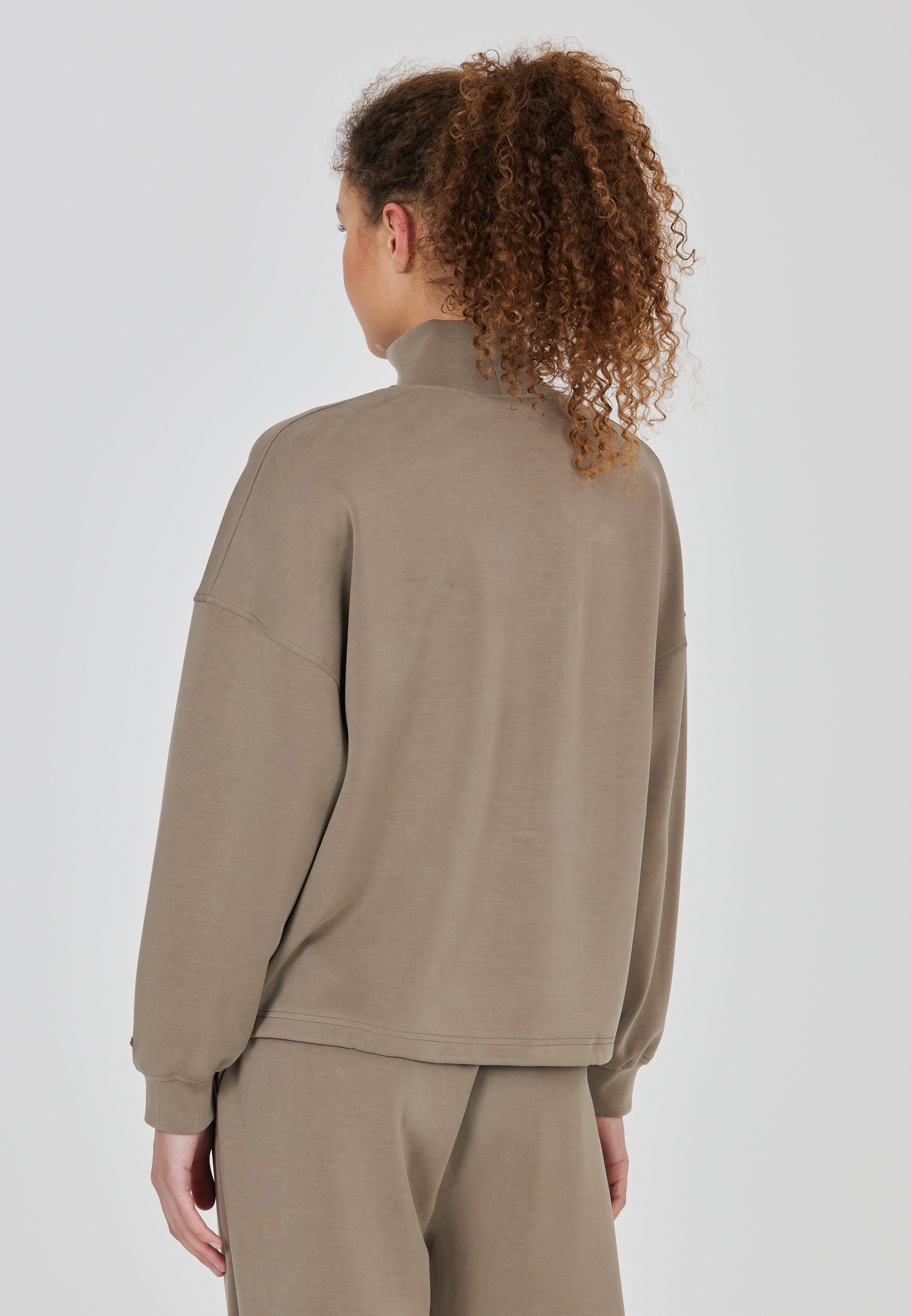 mit und hohem Tragekomfort Kragen camelfarben ATHLECIA Paris Sweatshirt