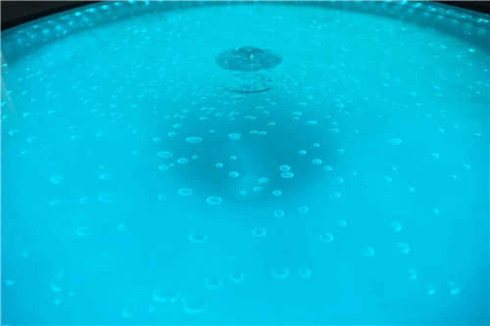 JVmoebel Couchtisch Beleuchteter Barschreibtisch mit LED Wasser-Spiel, transparent (Packung), Made in Europa