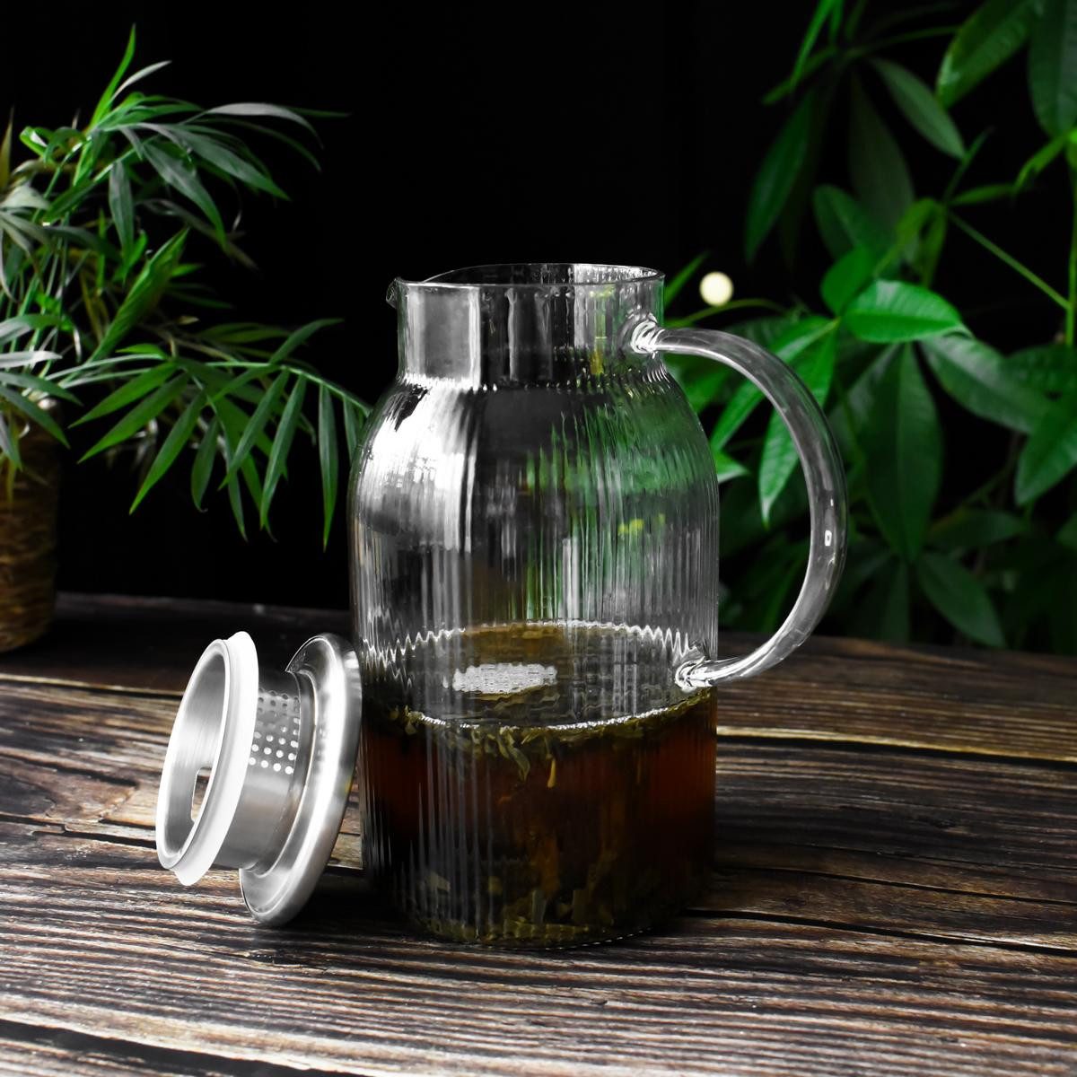 Sendez Wasserkaraffe 1,5L mit Edelstahl Filter Relief Wasserkrug Wasserkaraffe Glaskaraffe