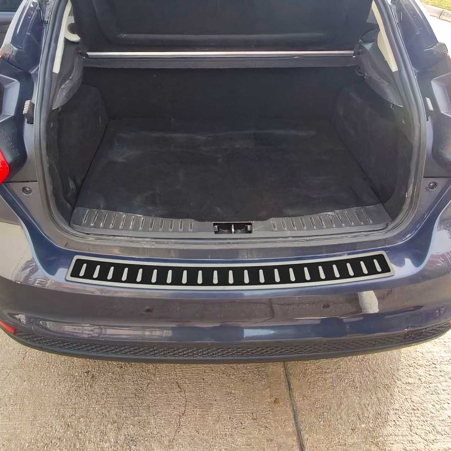 OMAC Ladekantenschutz für Ford Focus 2011-2018 5tür Chrom Kohlefaserfolien, Zubehör für Ford Focus 2011-2018 5tür, Langlebig,Einfache Reinigung,Einfache Installation,Rostbeständig