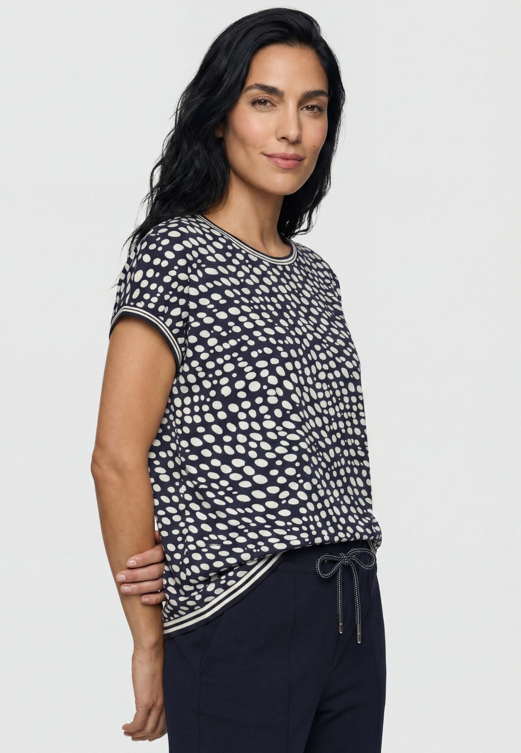 Olsen T-Shirt mit Rundhalsausschnitt und Kimonoärmeln – Bild 3 von 5