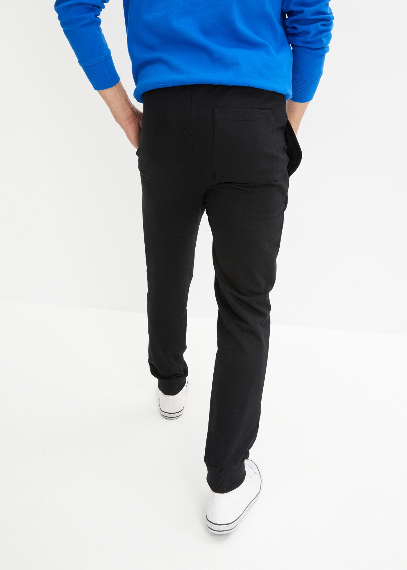 bonprix Jogginghose aus Baumwolle und Polyester, mit seitlichen Eingrifftaschen