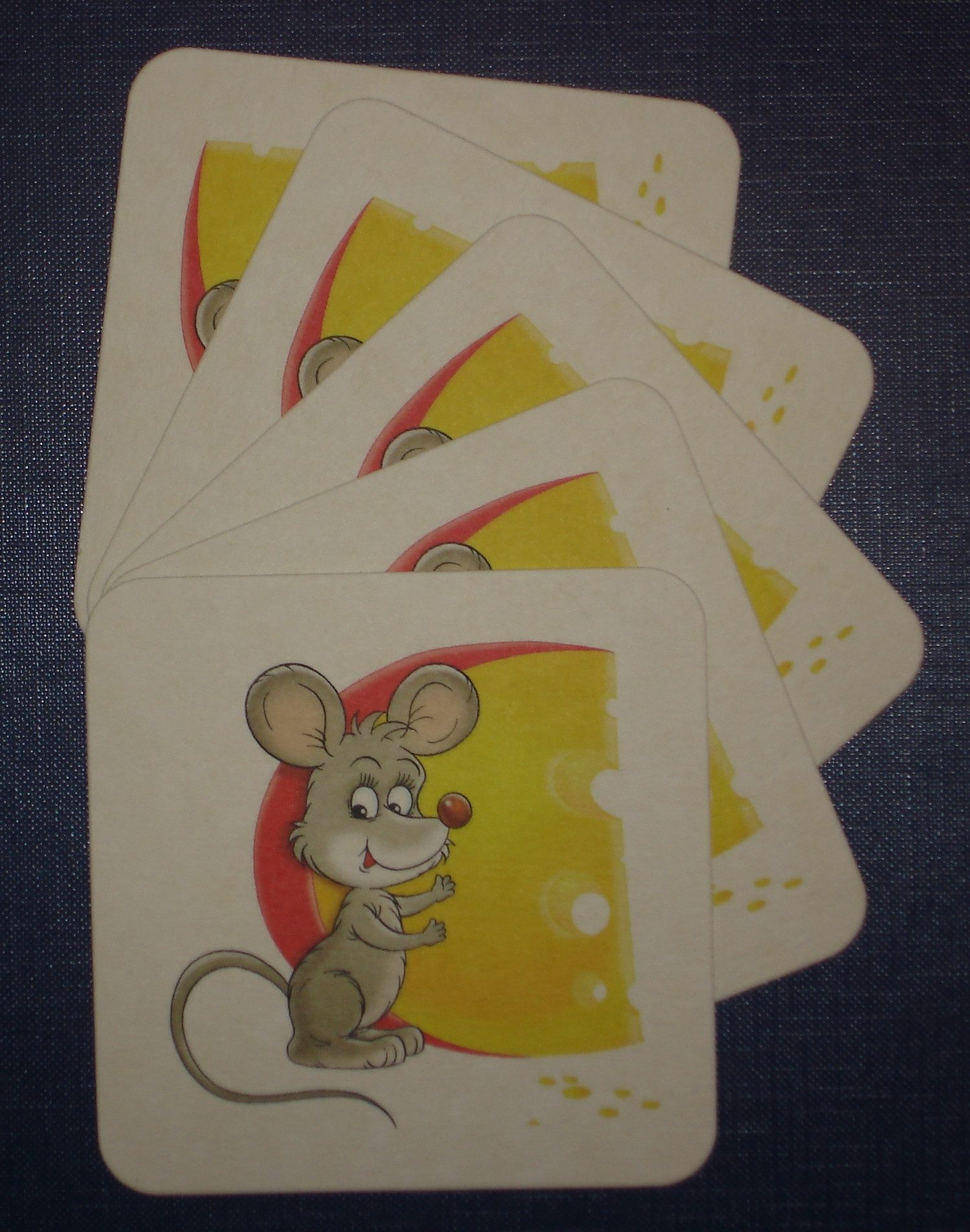 LYSCO Bierdeckel Gastronomie-Deckel Getränke Wein-Motiv Glasuntersetzer Bierdeckel, Zubehör für Getränke, Flaschen, Gläser, Tassen, in weiteren Motiven erhältlich, 25-tlg., Essen Trinken Restaurant Getränkeuntersetzer Tisch Bierfilze aus Pappe