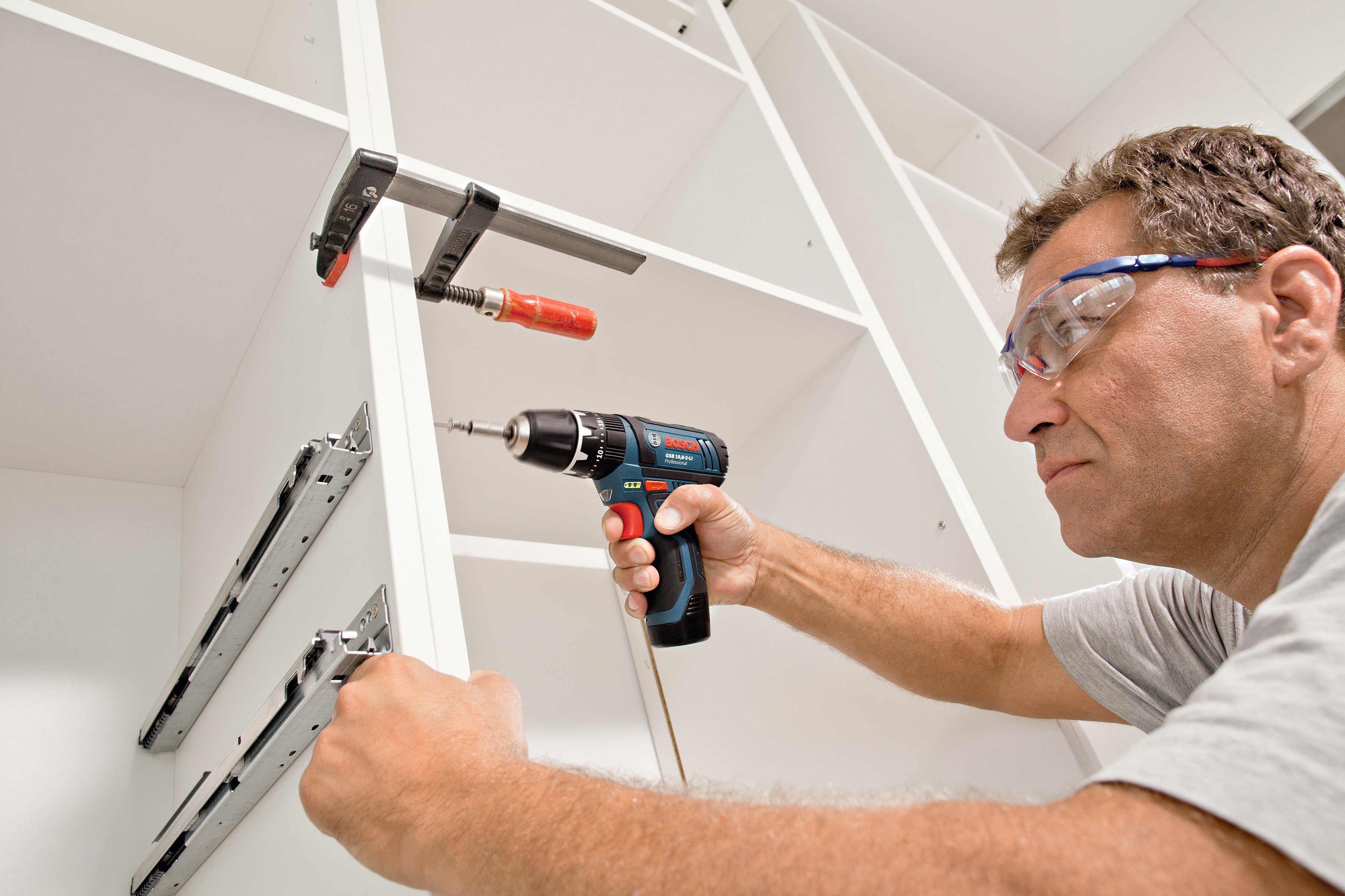 Bosch Professional Akku-Schlagbohrschrauber GSB 12V-15, (Set), inkl. 2 Akkus und Ladegerät – Bild 3 von 4