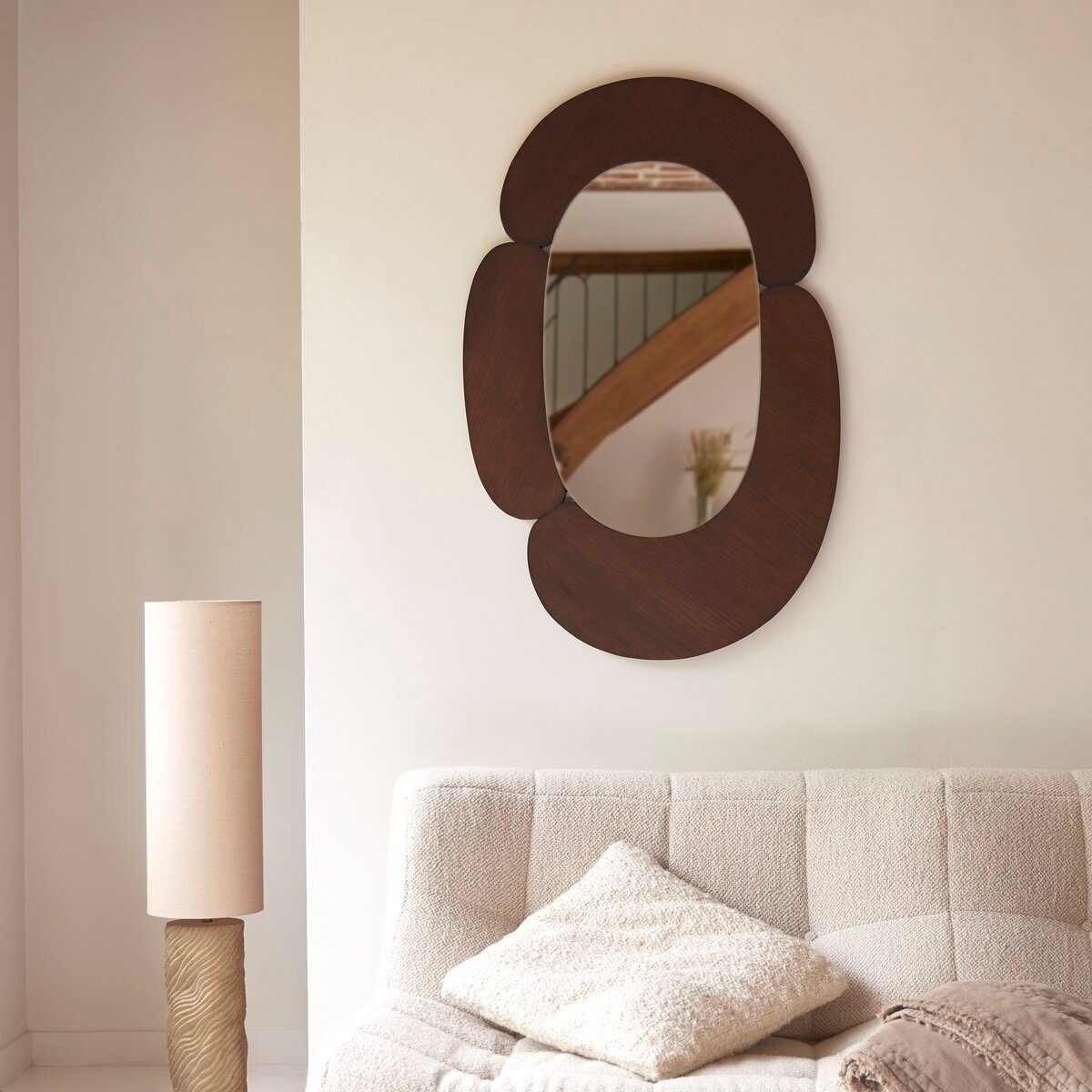 Tikamoon Spiegel Ovaler Spiegel aus dunklem Mindiholz 75x115 cm