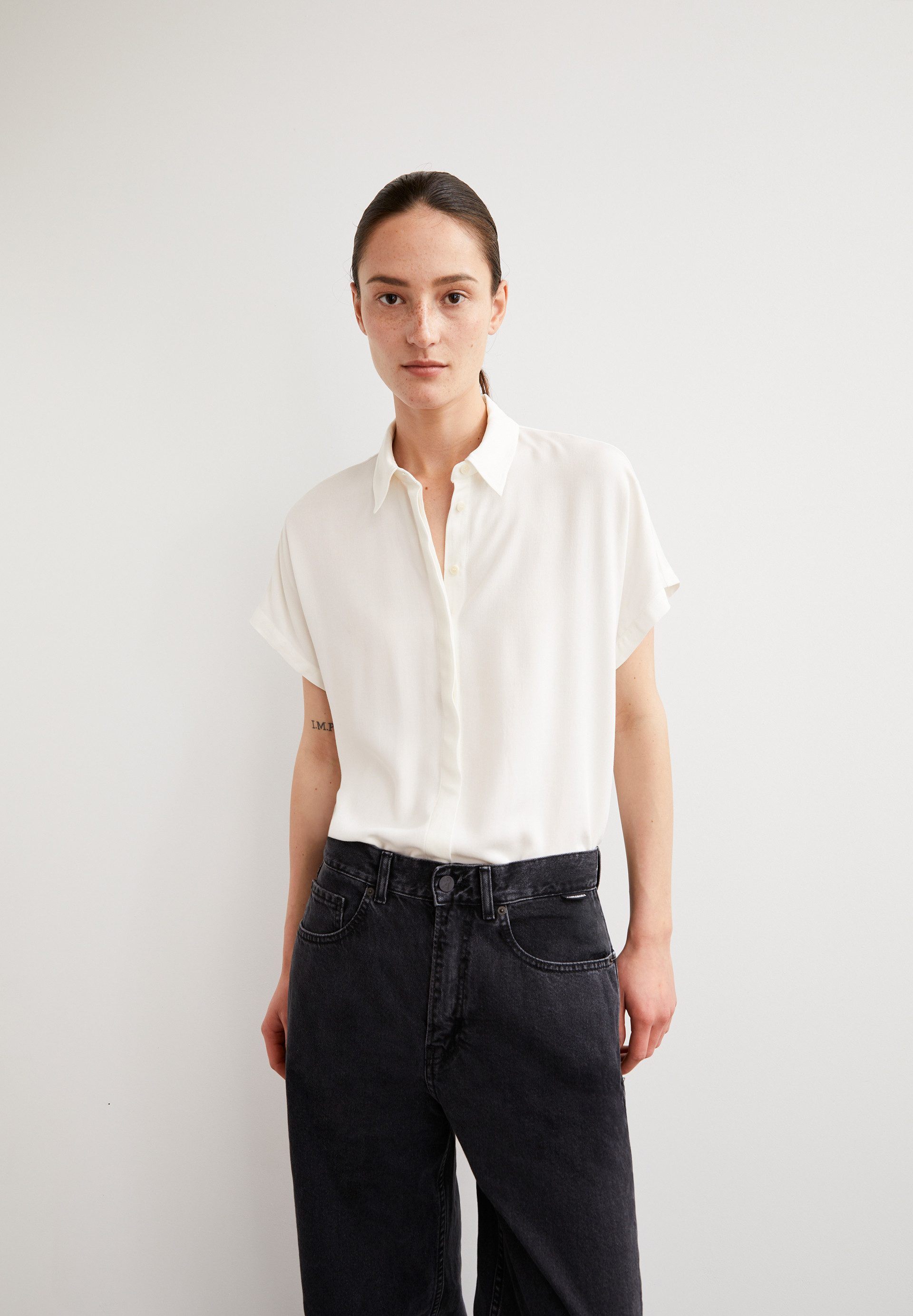 Armedangels Hemdbluse LARISAANA Bluse aus LENZING™ ECOVERO™ Viskose (1-tlg) Relaxed Fit