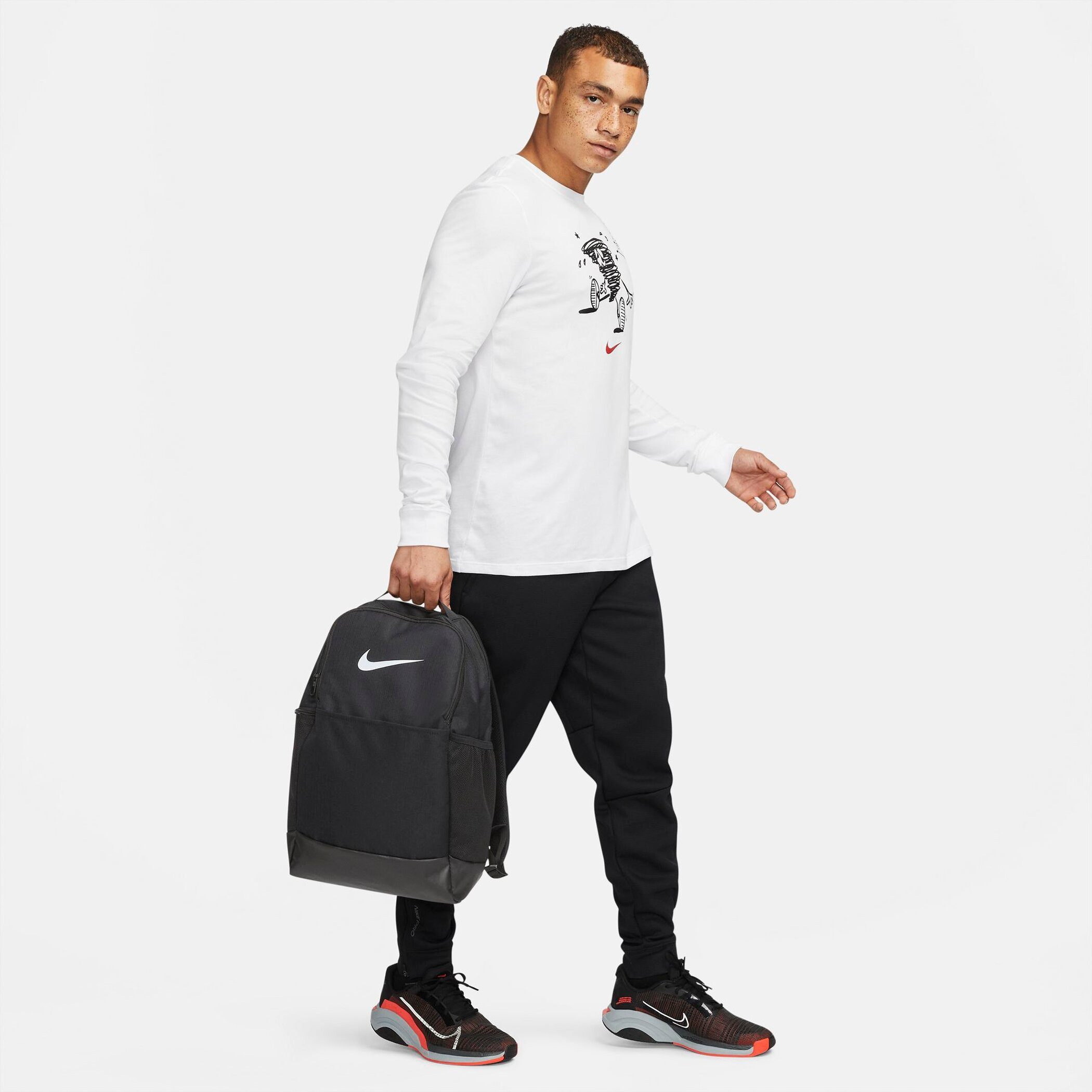 Nike Sportrucksack NK BRSLA M BKPK - 9.5 (24L), für vielseitige sportliche Aktivitäten, Hauptfach mit Reißverschluss