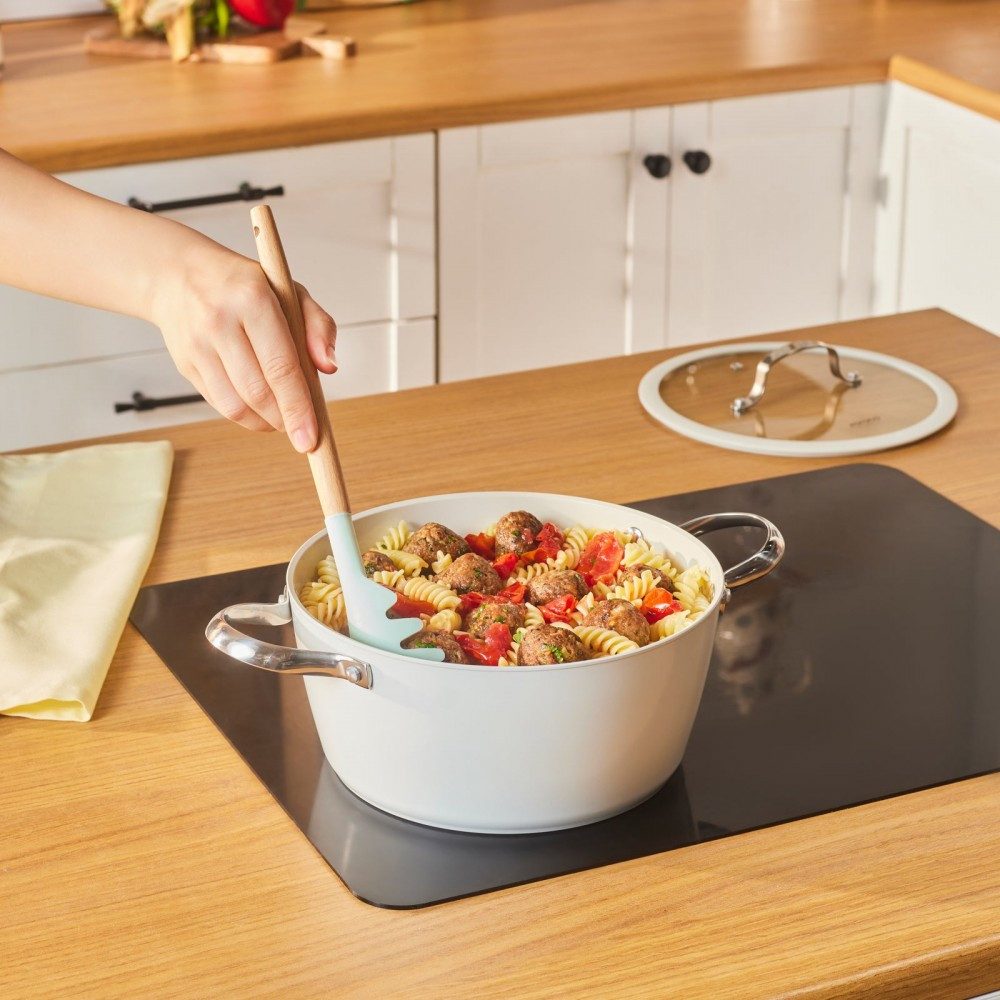 Karaca Kochtopf Karaca Swiss Crystal Almond Cream Kasserolle mit Edelstahlgriff 24 cm