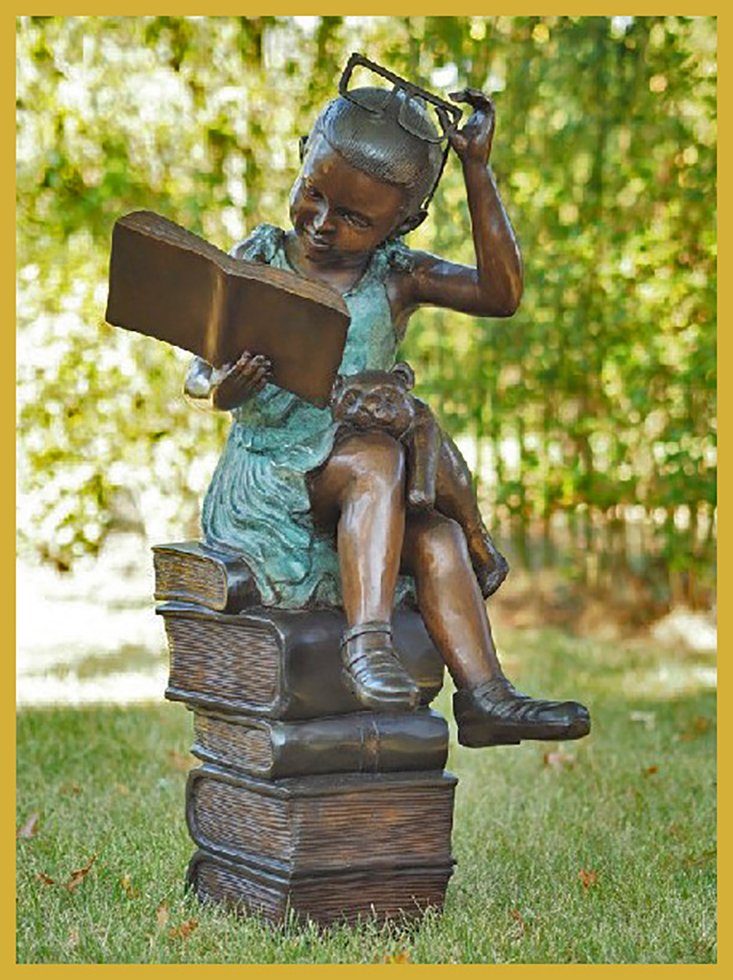 IDYL Gartenfigur Mädchen Brille, Lesendes IDYL Bronze-Skulptur Bronze mit