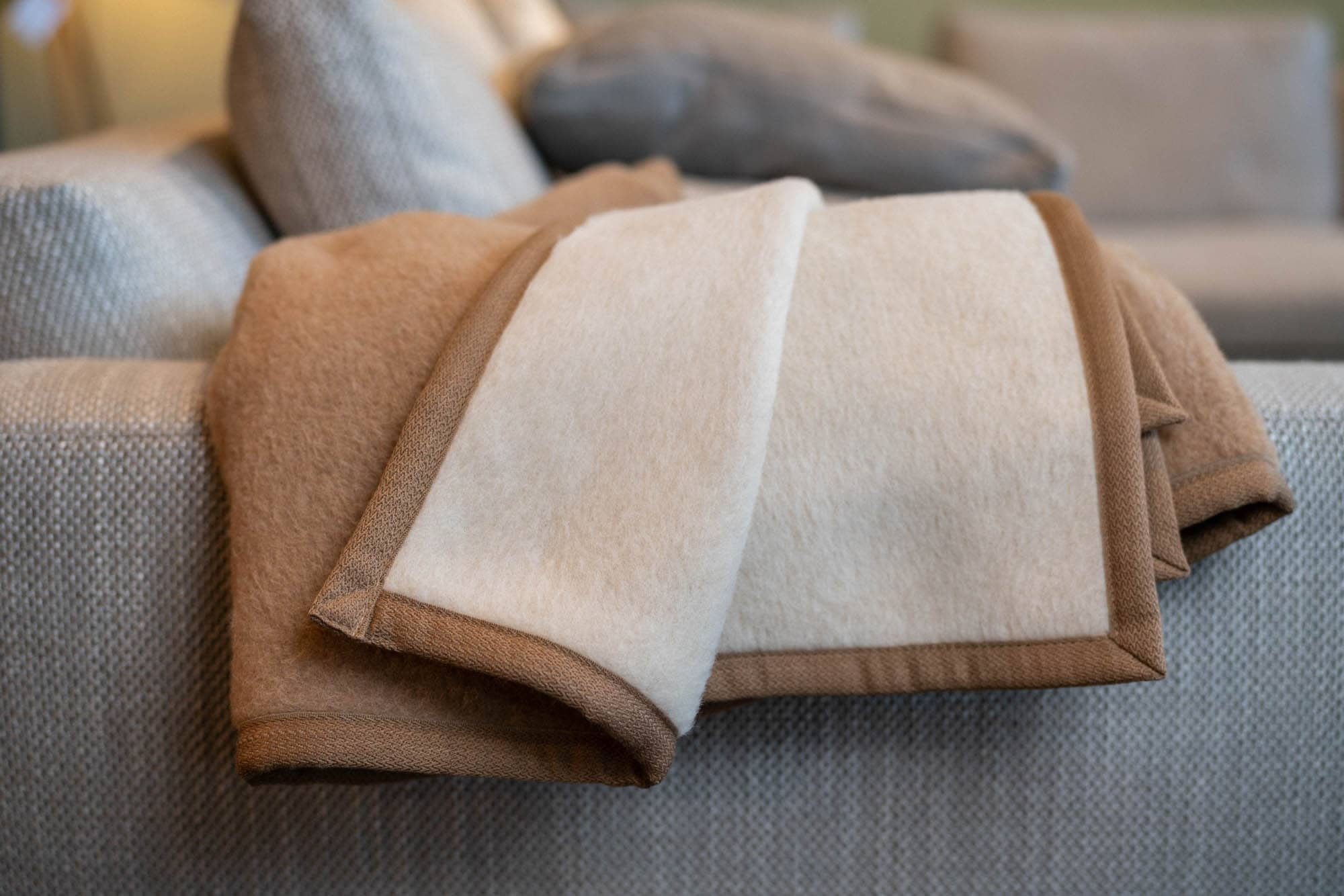 Wohndecke Kuschelige Alpakadecke Arequipa aus einem Alpaka- & Schurwoll Mix günstig online kaufen