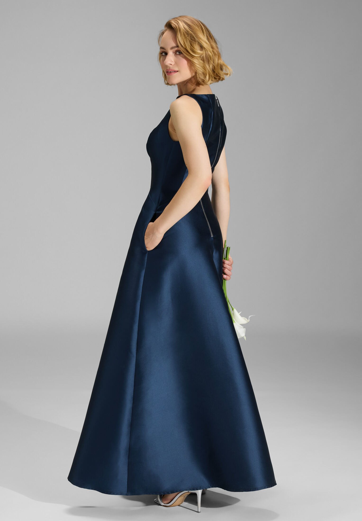 SWING Abendkleid - Robenartiges Abendkleid mit Eingrifftaschen Figurbetonte Passform in A-Linie