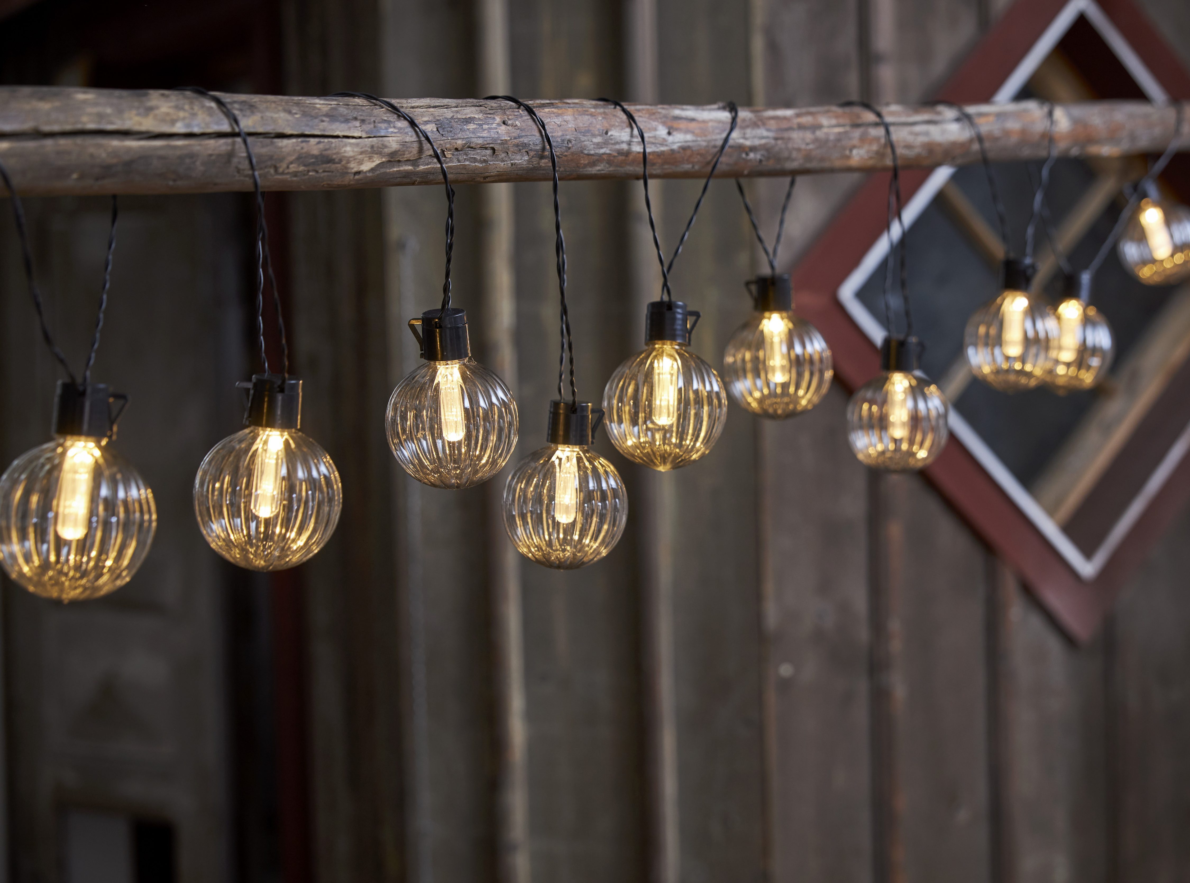 STAR TRADING LED-Lichterkette Archy, 10-flammig, 10 Kugeln aus PC mit Ø 8 cm, 3,6 m Länge plus 5 m Zuleitung, IP44