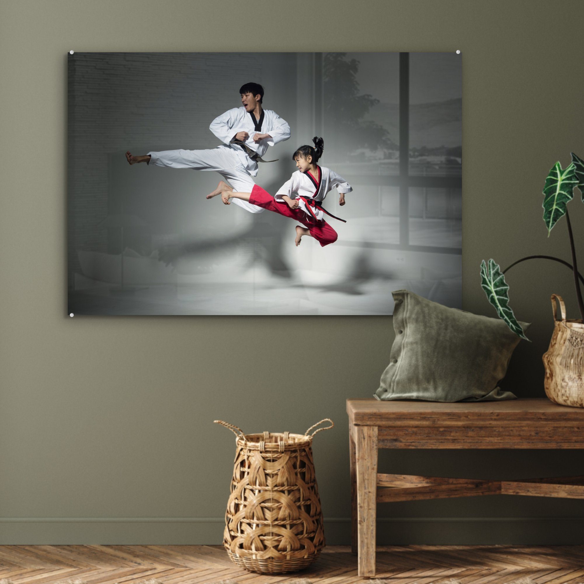 Acrylglasbilder & beim MuchoWow Acrylglasbild Schlafzimmer (1 St), Wohnzimmer Zwei Personen Taekwondo-Training,