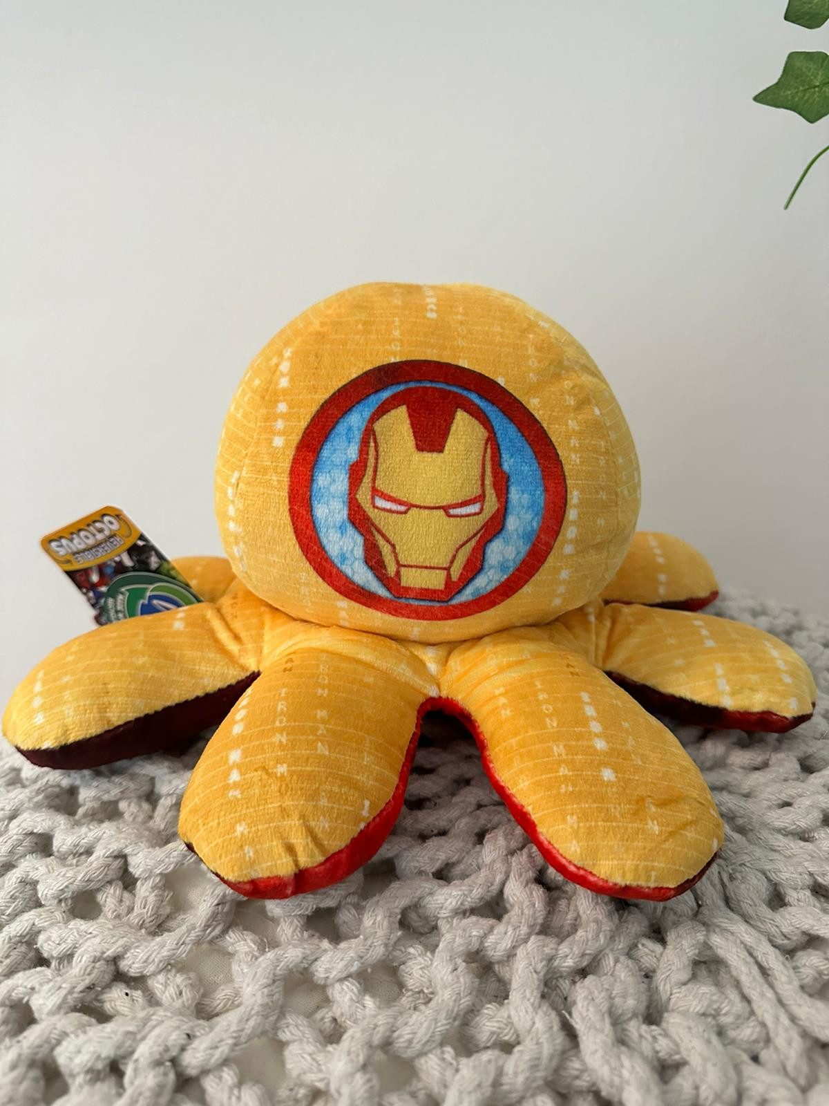 MARVEL Kuscheltier Oktopus Reversible 30 cm Kuscheltier Wende Plüschtier Octopus Marvel (1-St), Octopus Marvel Iron Man Captain America