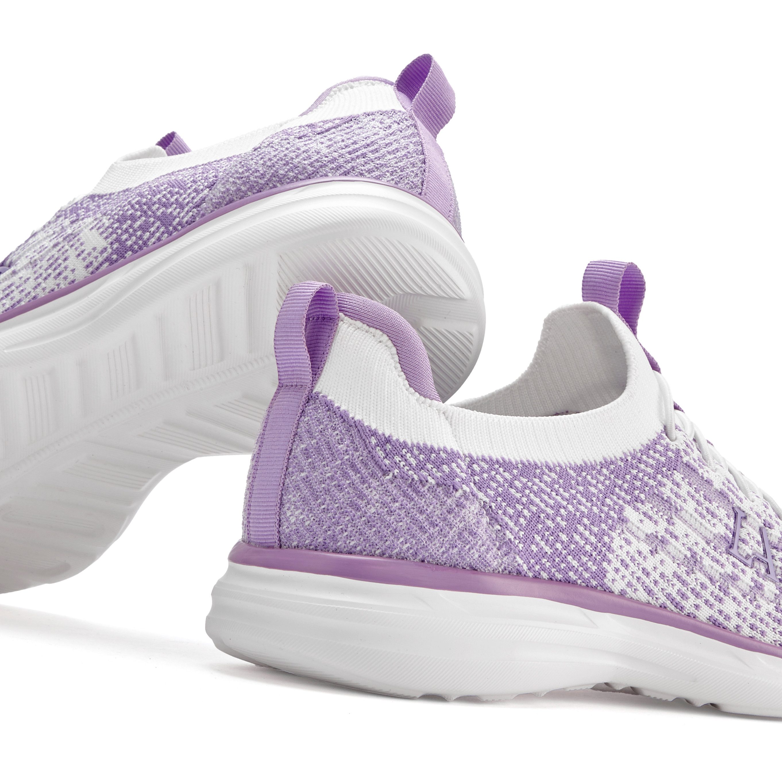 LASCANA Slipper, Halbschuh, Turnschuhe, Slip-On-Sneaker, Sneaker bequem zum Reinschlüpfen mit elastischen Schnürbändern Unisex VEGAN
