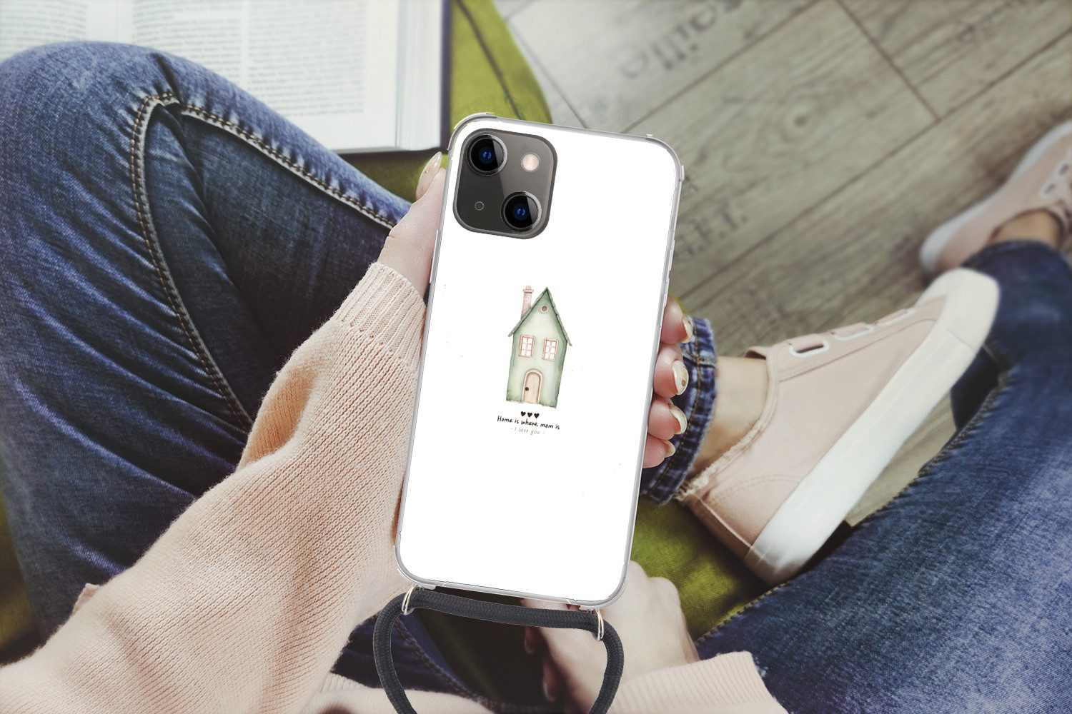 MuchoWow Handyhülle für Apple iPhone 13 Mini Landhaus - Grün - Text - Liebevoll, Tragbare Handyhüllen mit Kette zum umhängen, Handykette Handyband