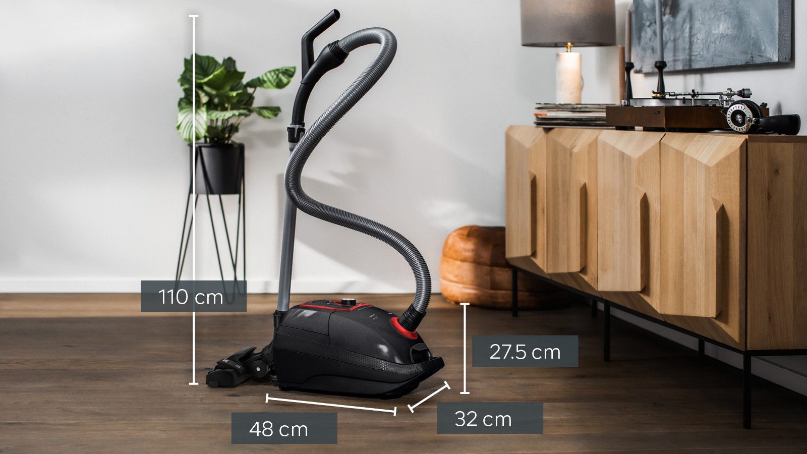 SIEMENS Bodenstaubsauger Z7.0 VSZ7XTRM, ideal für Allergiker, Hygiene-Filter, Made in Germany, 750 W, mit Beutel, für Parkett, Teppich, Fliesen, XXL-Polsterdüse, XXL-Fugendüse, leise