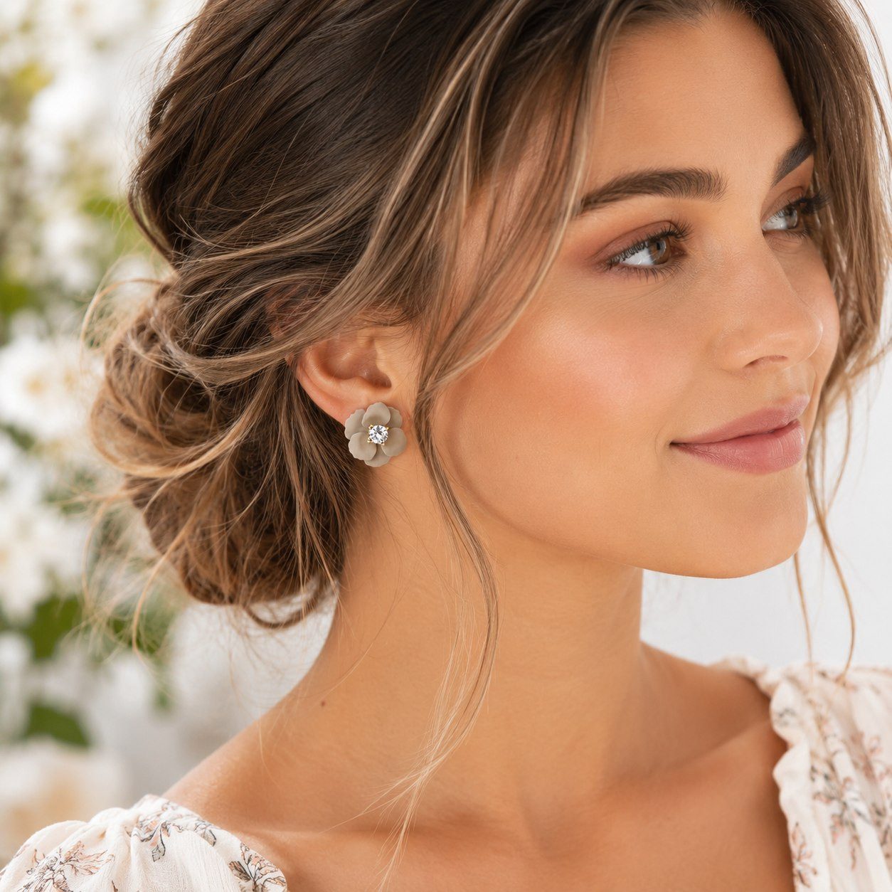 LUISIA® Paar Ohrstecker Ohrringe "Nelia" mit Blumen (2-tlg., inkl. Schmuckbox), 16 Karat vergoldet