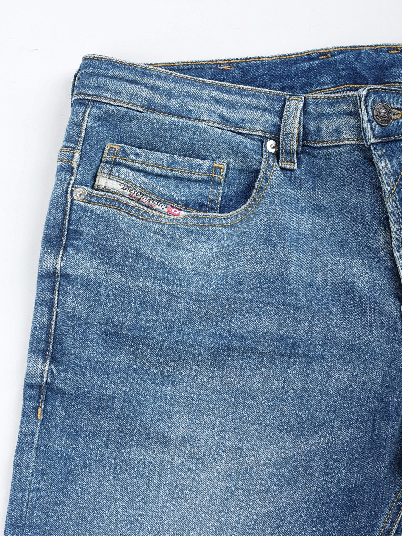 Diesel Straight-Jeans niedrige Leibhöhe - SAFADO X Leichter Denim, hoher Stretch – Bild 4 von 5