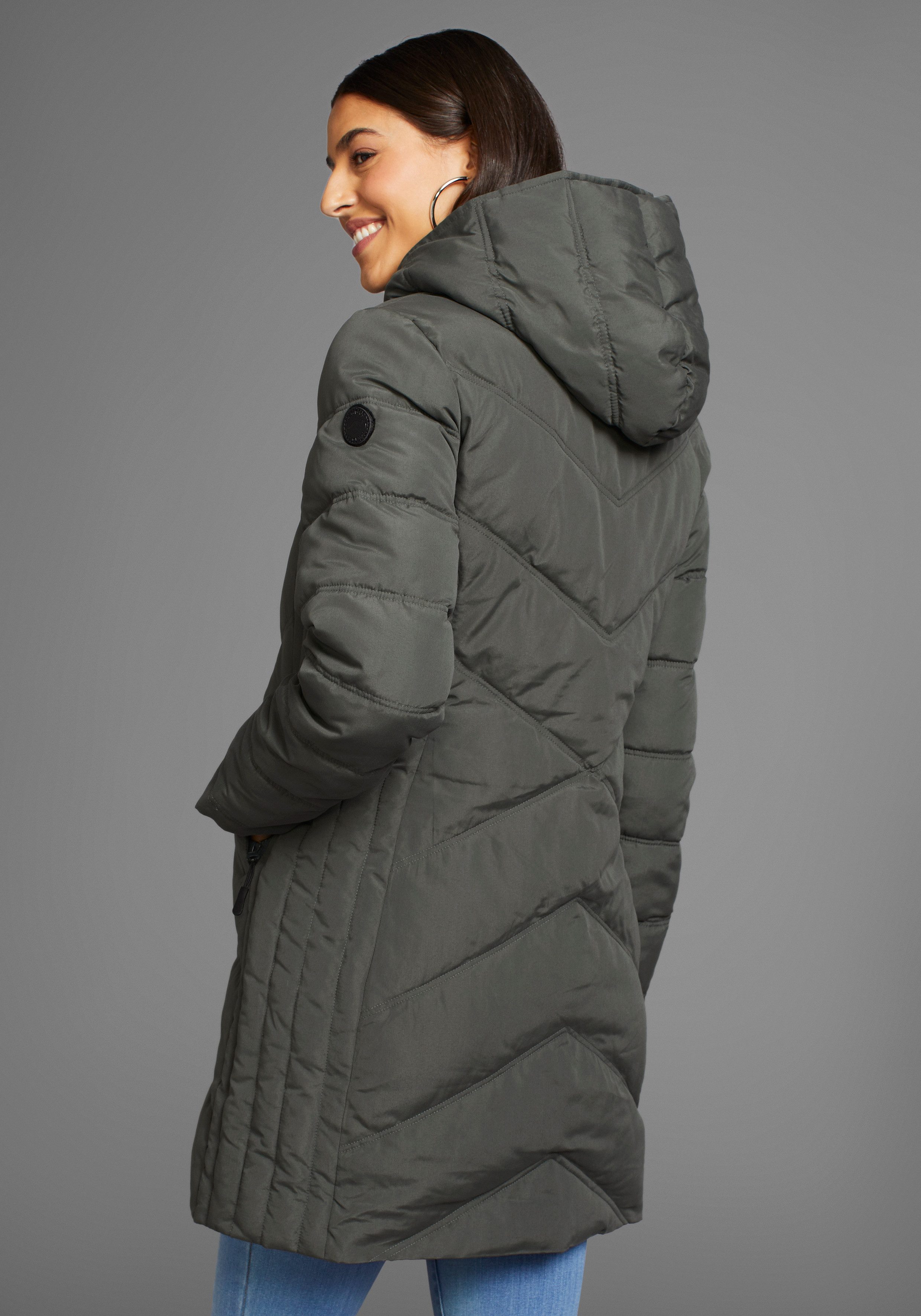 KangaROOS Winterjacke mit hochschließendem Kragen, gefütterte Kapuze günstig online kaufen