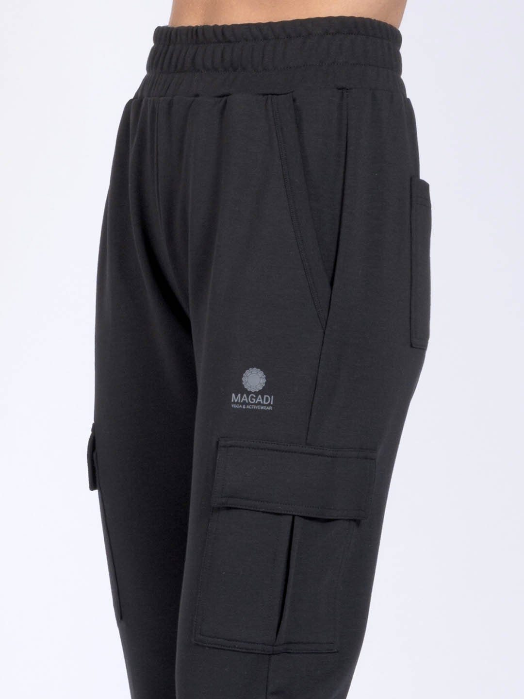 Naturmaterial Yogahose schwarz aus Lucy hautsympathischem Cargotaschen Magadi mit