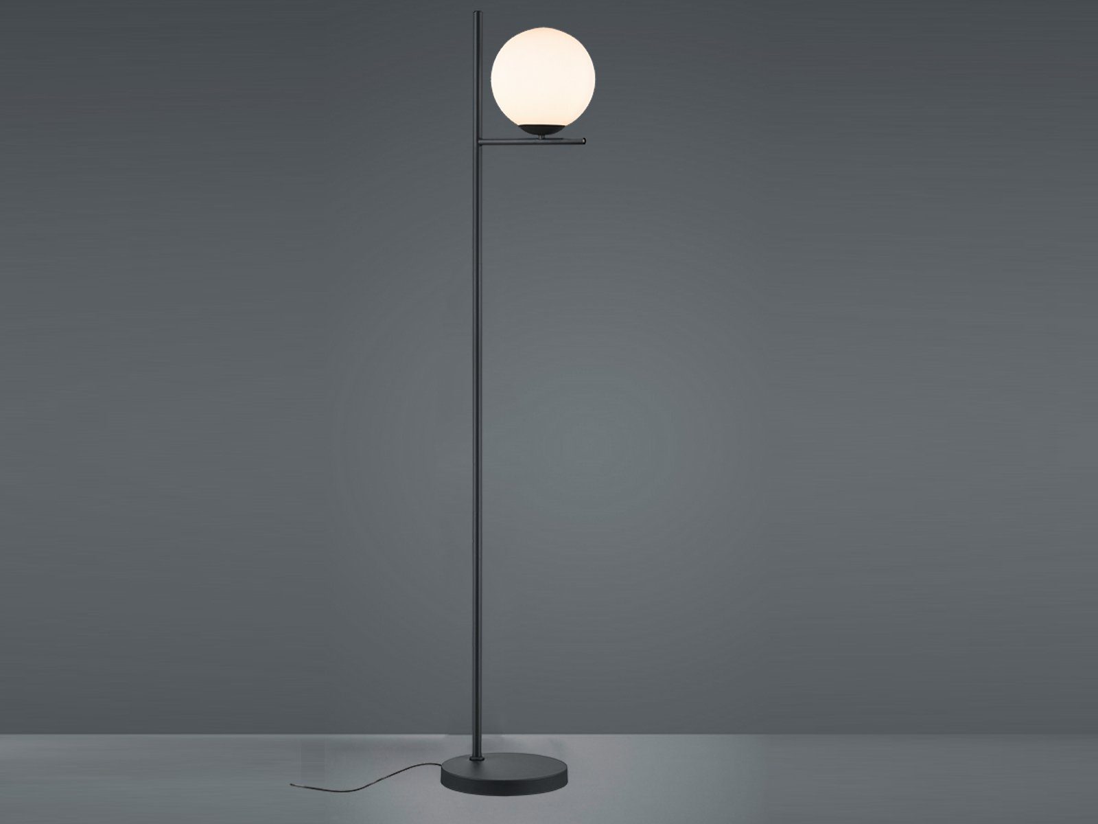 TRIO Leuchten LED Stehlampe, Dimmfunktion, LED wechselbar, in 3 Stufen dimmbar über Fußschalter, Warmweiß, schmal mit Glas-Kugel Lampenschirm, Retro Bauhaus Klassiker, H. 150cm