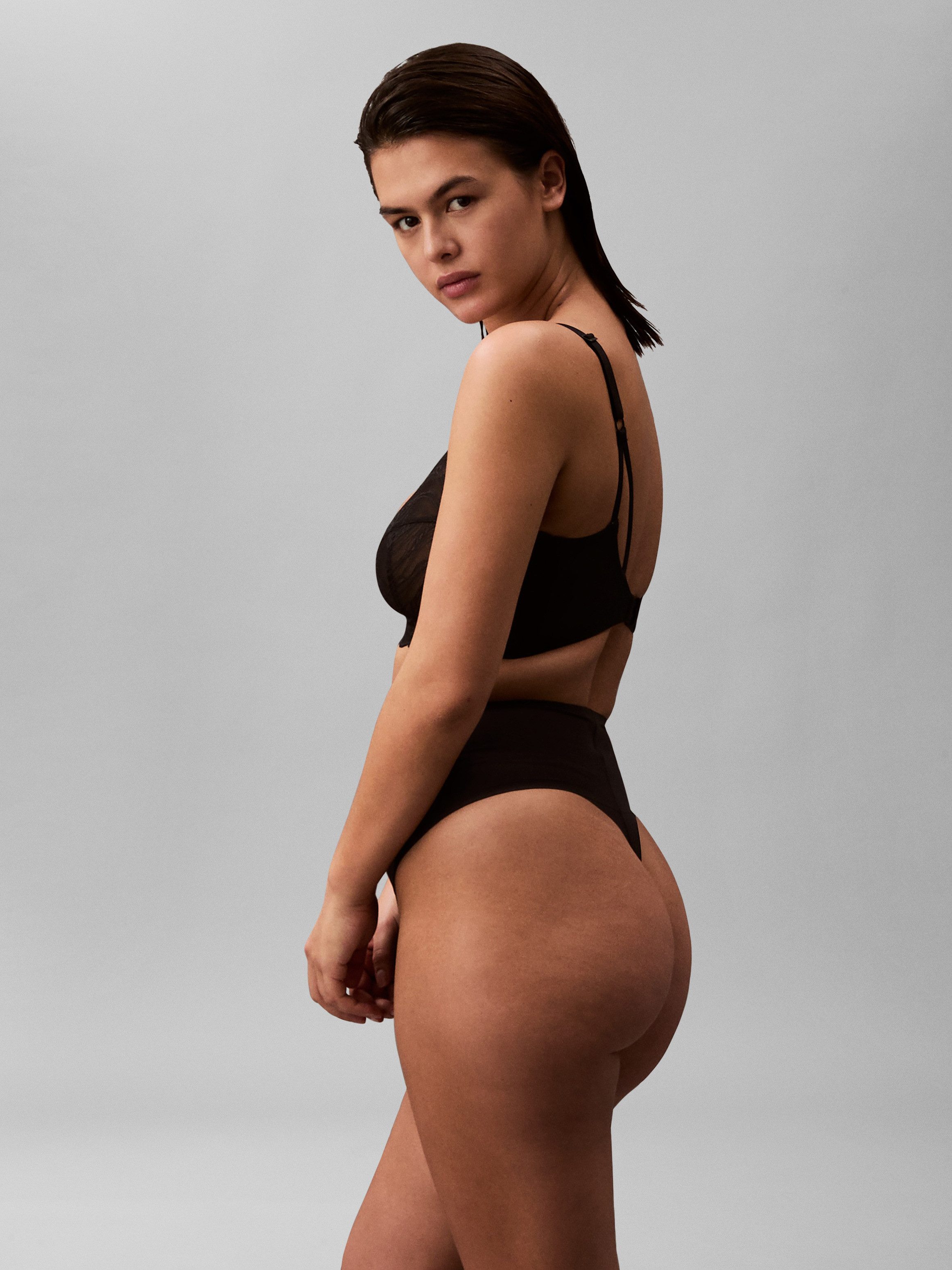 Calvin Klein Underwear Tanga Körpernahe Passform mit elastischem Bund – Bild 4 von 5