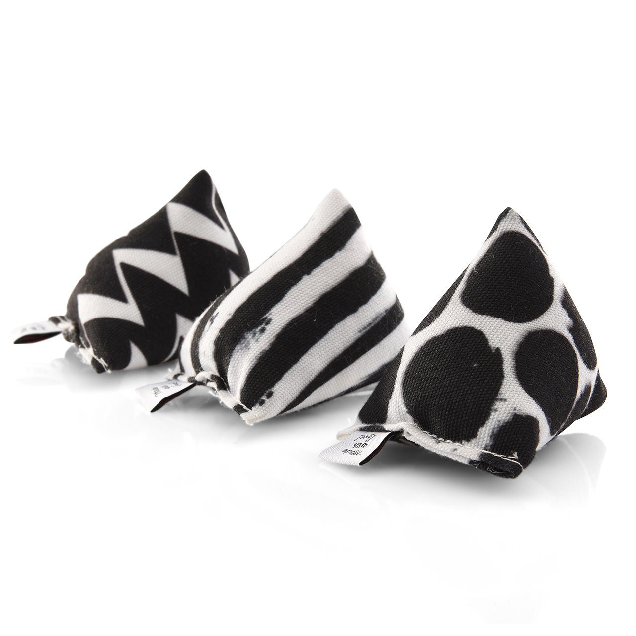 Canadian Cat Company Plüschmäuse 3er Set Mini-Pyramiden "black-white" mit Katzenminze gefüllt, Leinen, Set-Packung (3-tlg) Spielkissen mit betörenden Duft