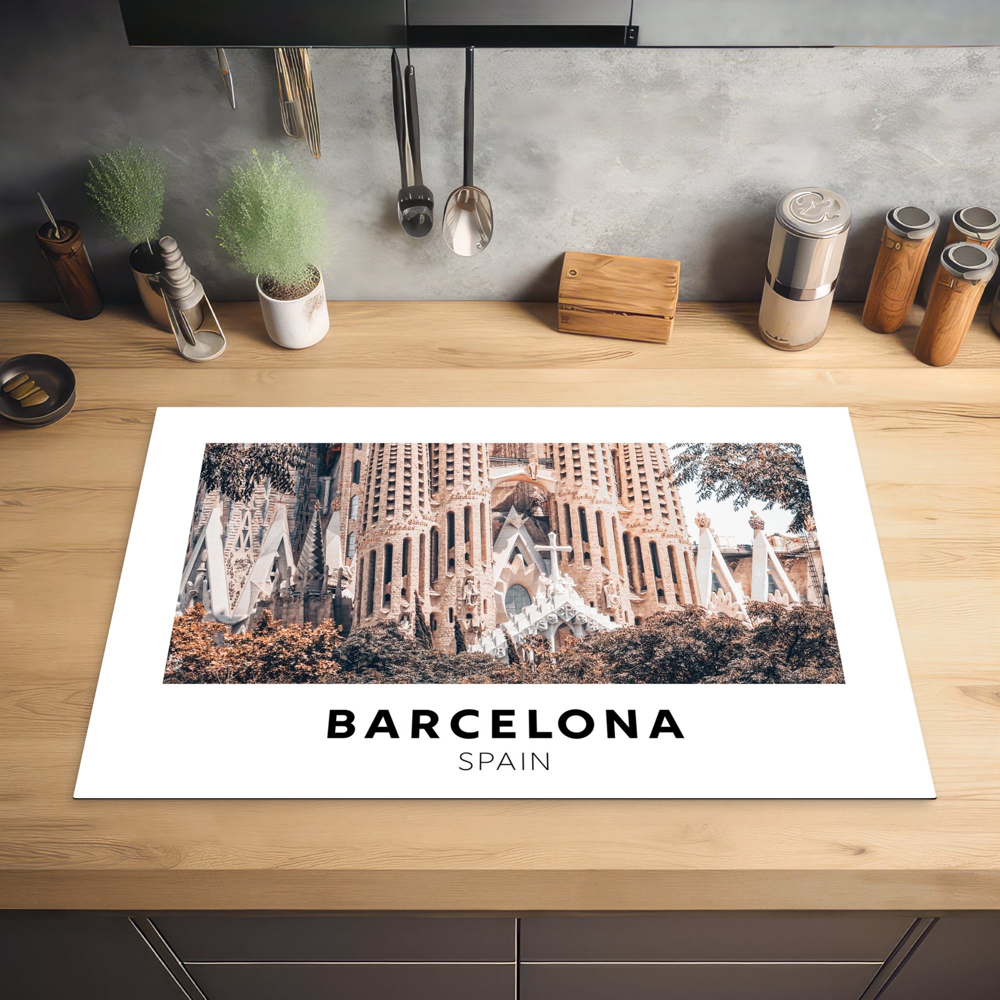 (1 cm, Architektur, - Ceranfeldabdeckung Herdblende-/Abdeckplatte tlg), Induktionskochfeld - Spanien küche, für die Schutz Vinyl, Barcelona 81x52 MuchoWow