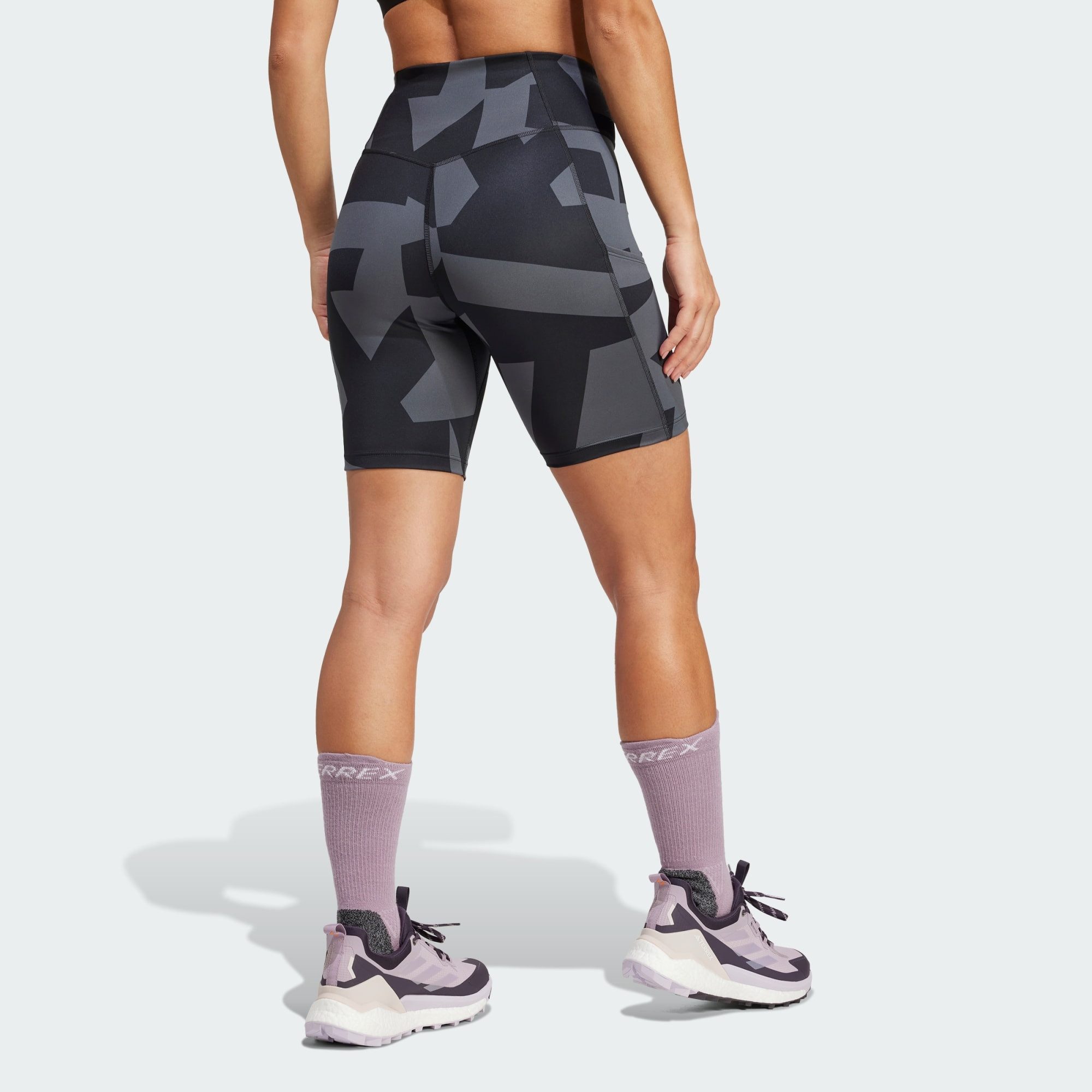 adidas TERREX Trekkingshorts TERREX MULTI 8-INCH PRINTED KURZE LEGGINGS (1- günstig online kaufen
