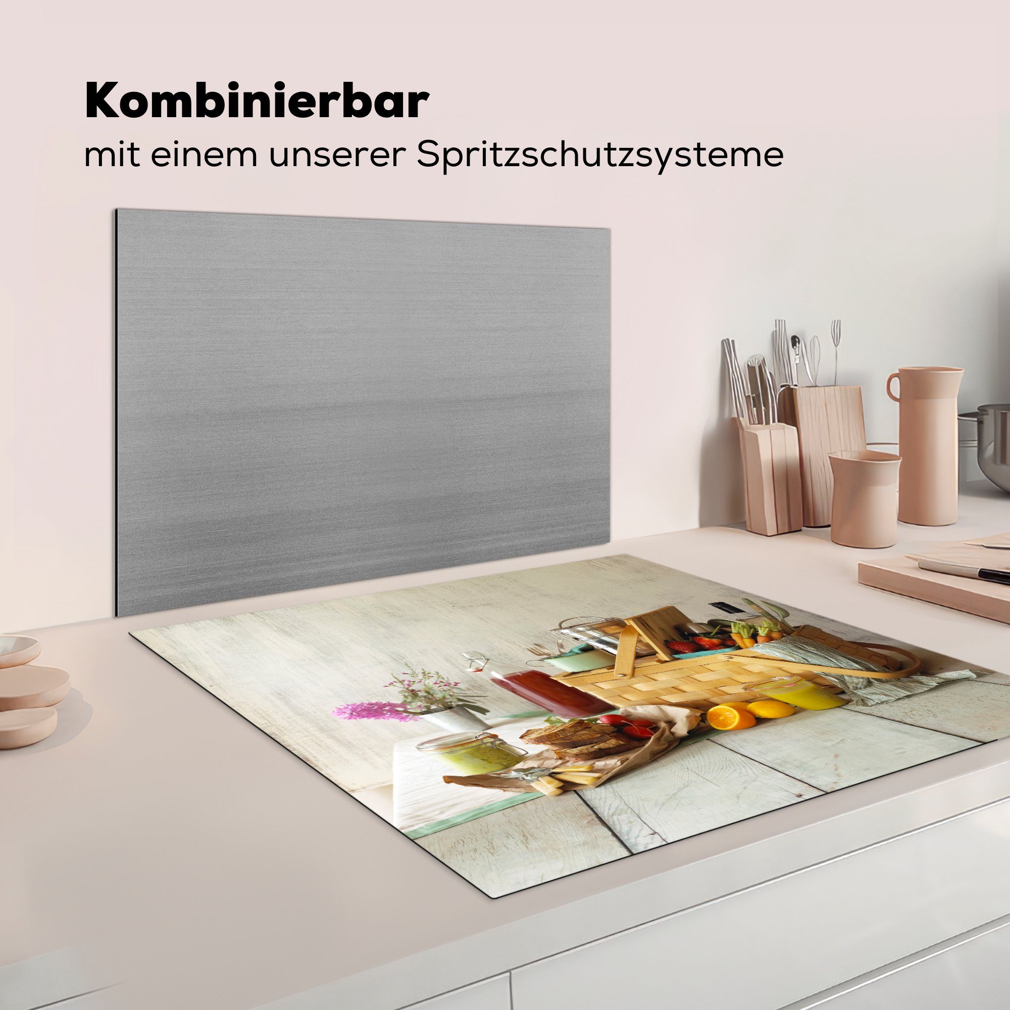 küche mit tlg), auf Essen MuchoWow Vinyl, Picknickkorb für cm, einem Herdblende-/Abdeckplatte Holzboden, Arbeitsplatte 78x78 (1 Ceranfeldabdeckung,