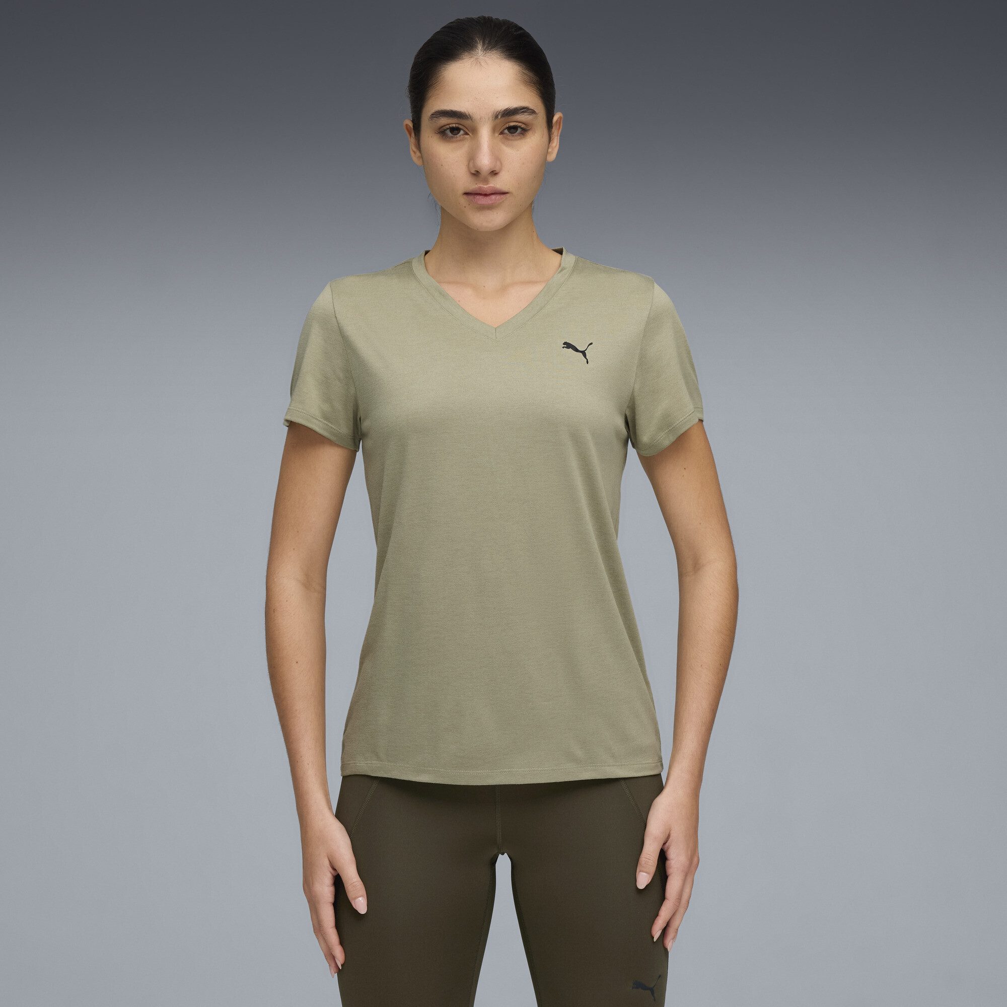 PUMA Trainingsshirt TAD ESSENTIALS T-Shirt mit V-Ausschnitt Damen günstig online kaufen