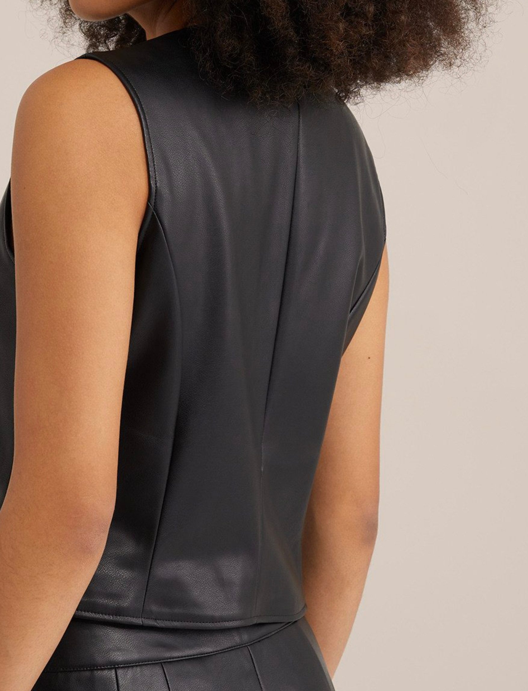 Keskin Collection Lederweste Stylische Lederweste Schwarz Vegetabil gegerbt Slimfit Lammnappaleder Unifarben