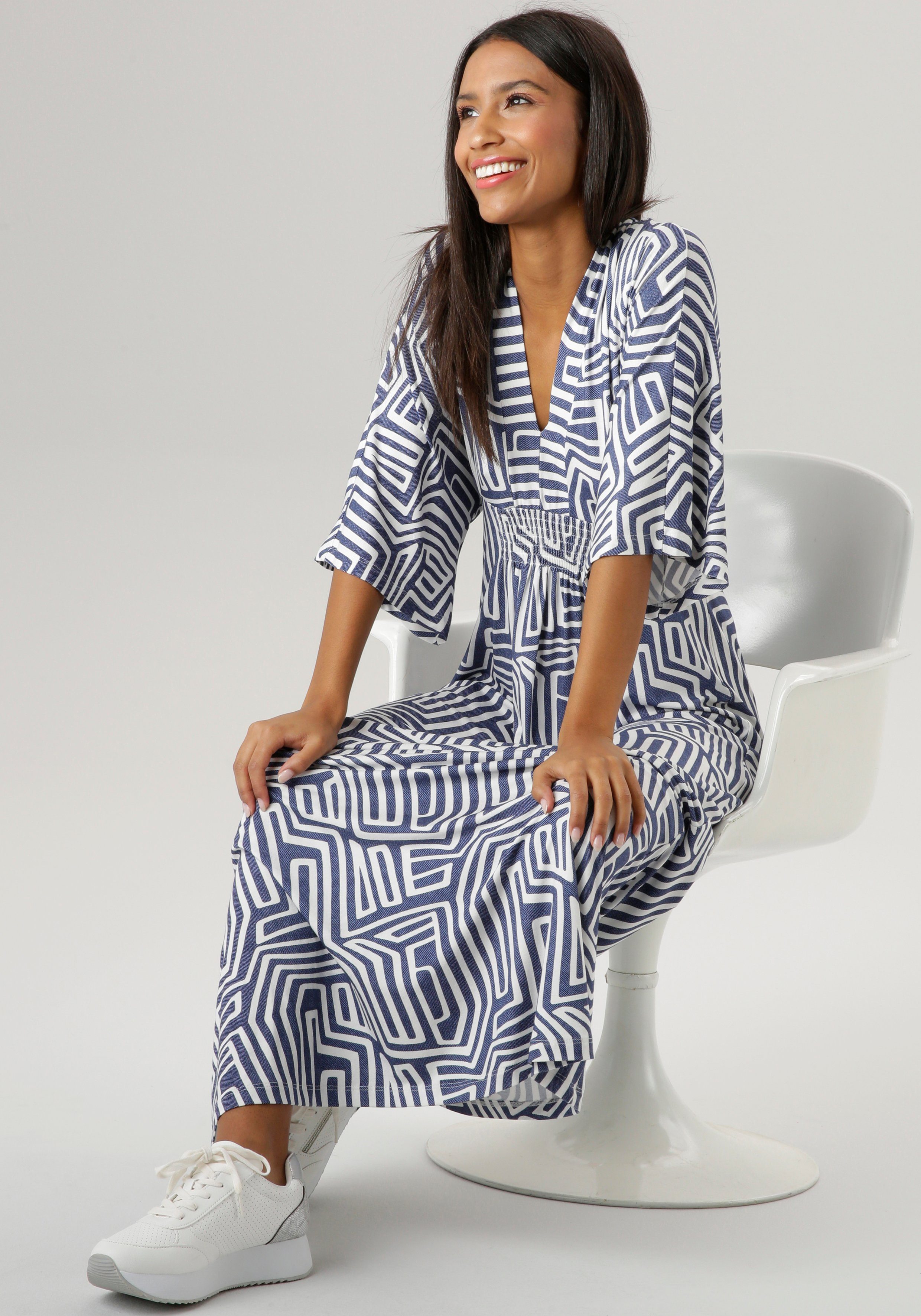 Aniston SELECTED Sommerkleid mit grafischem Druck in Jeansfarbe