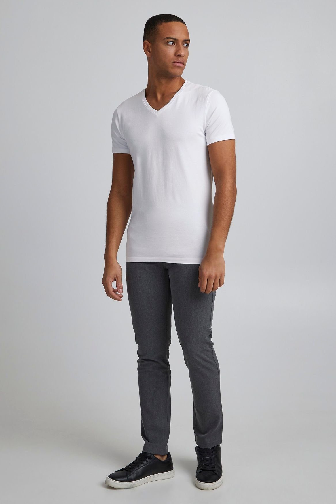 T-Shirt in Casual Friday V-Ausschnitt T-Shirt Weiß LINCOLN Einfarbiges 4458 Kurzarm Basic