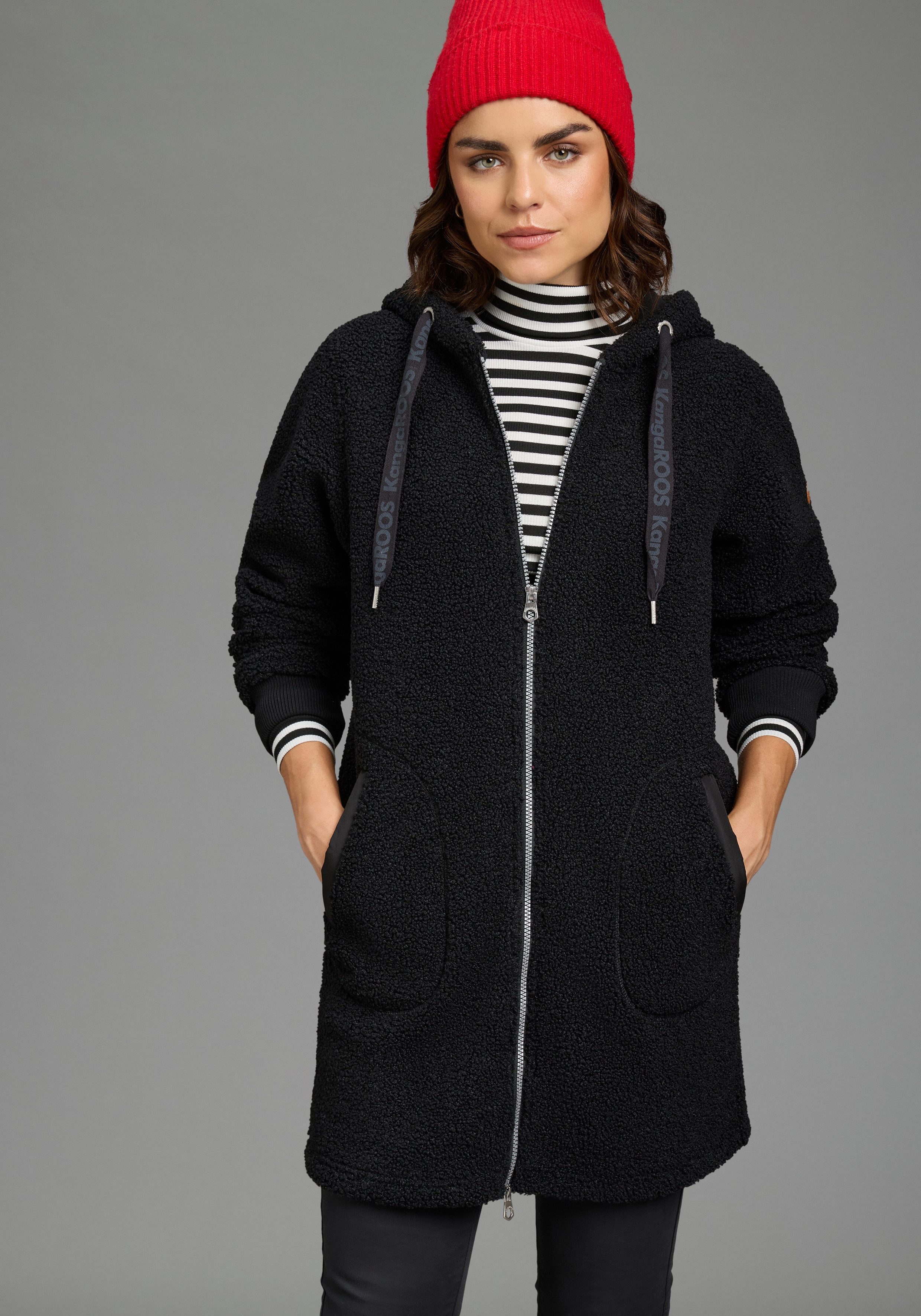 KangaROOS Fleecejacke mit körpernaher Passform, ca. Mitte Oberschenkel Länge