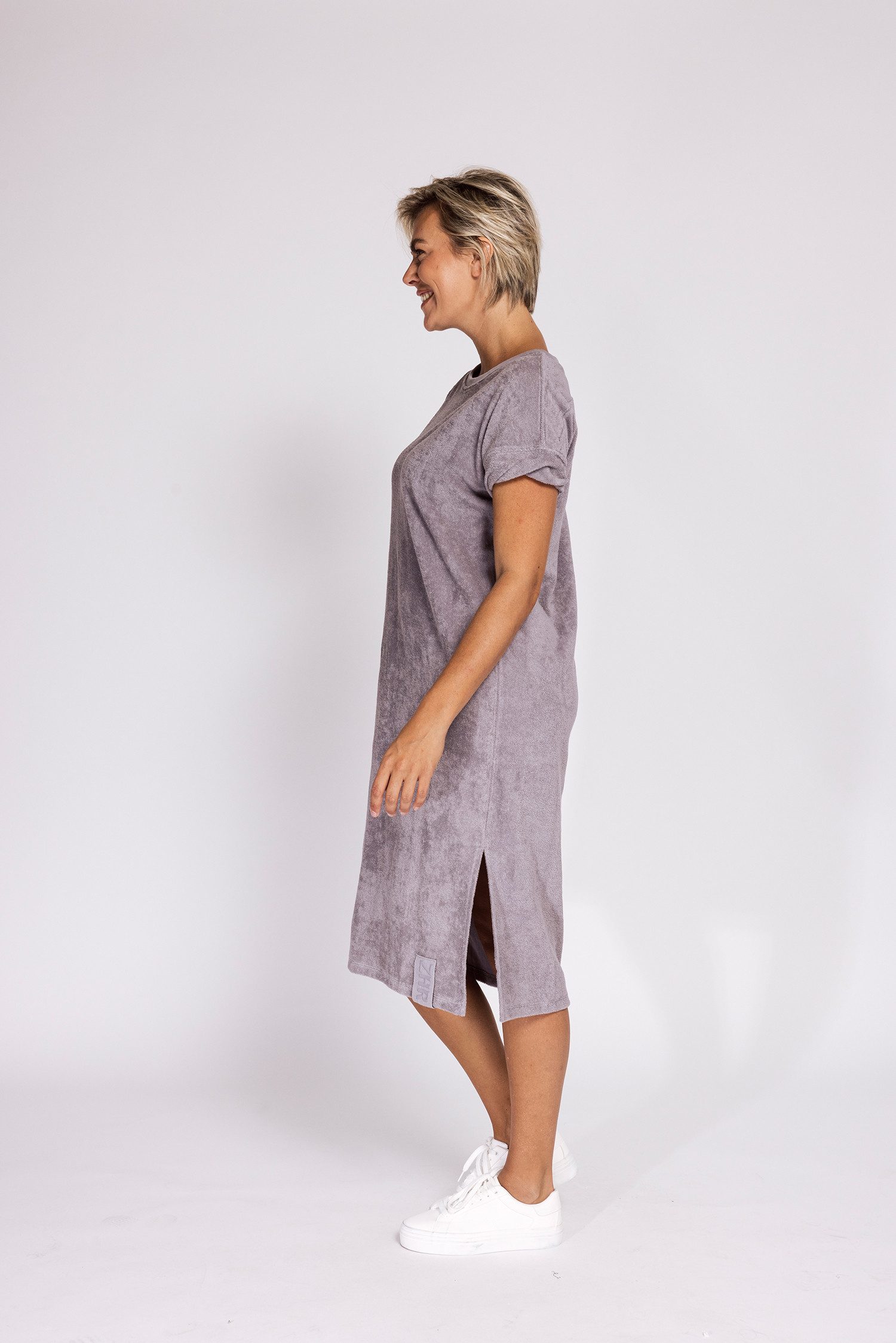 Zhrill Midikleid MATEA für den Alltag, Kurzarm, lässige Passform, unifarben
