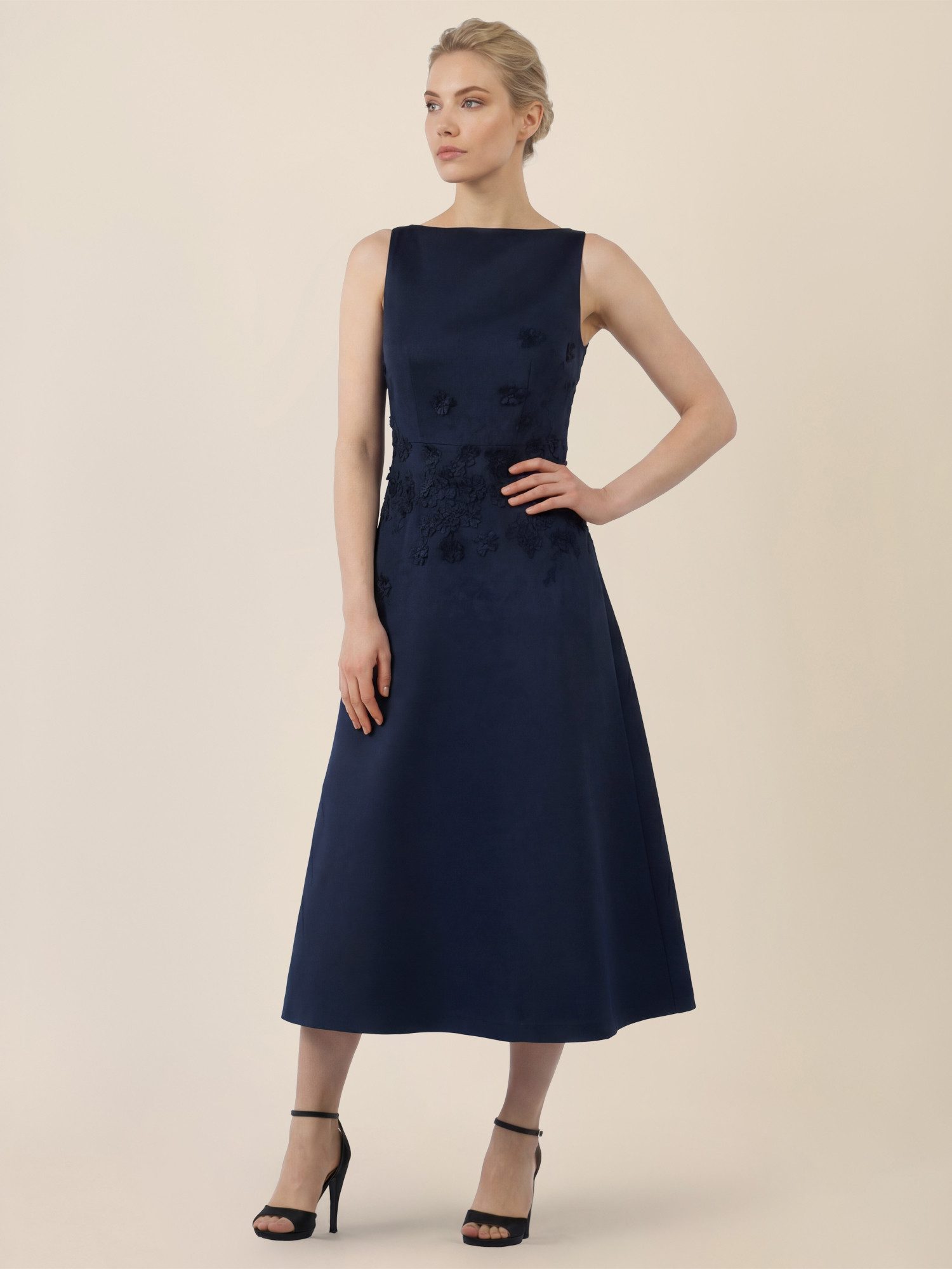 Apart Midikleid mit floraler 3D-Stickerei