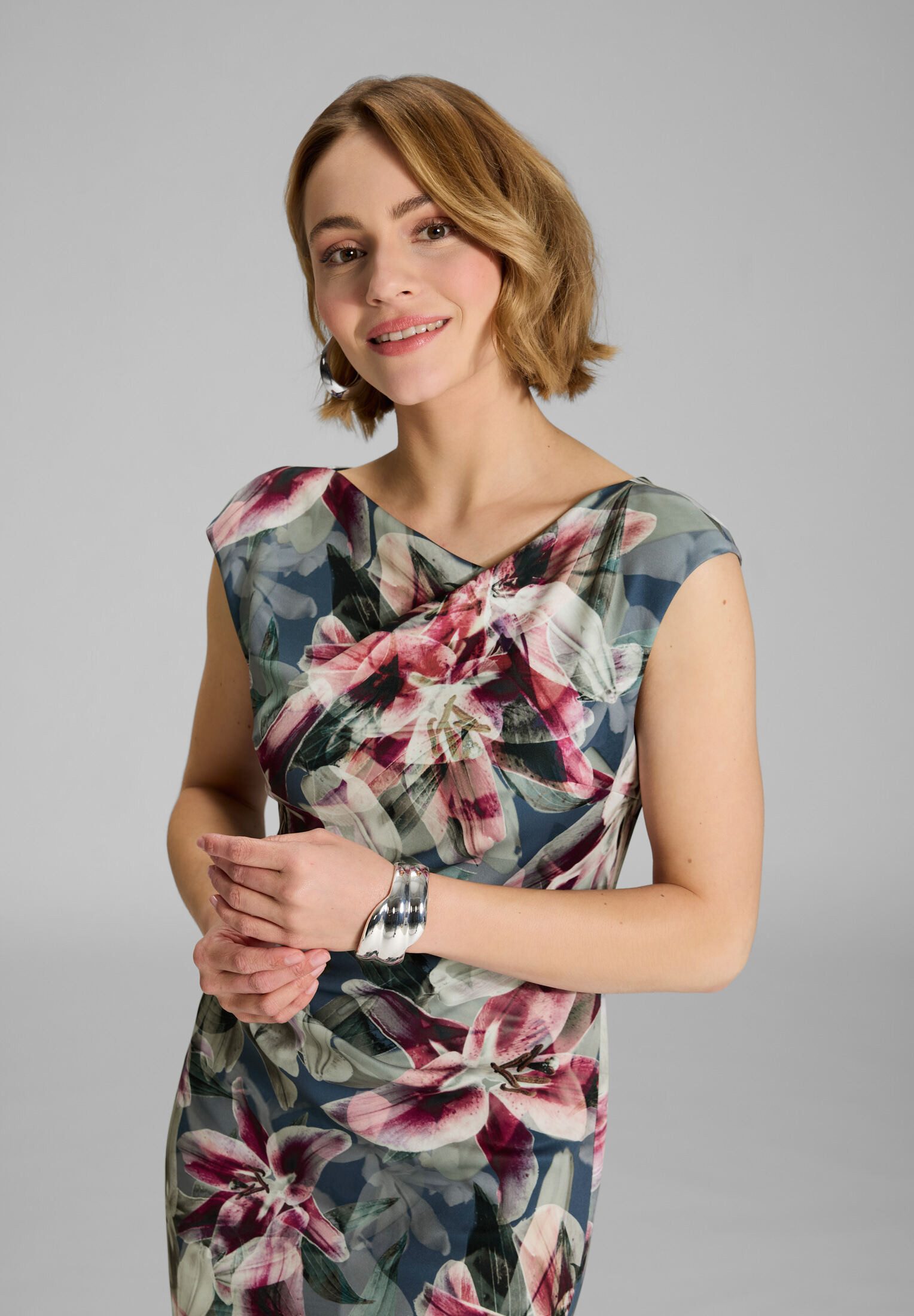 SWING Cocktailkleid - Etui Kleid aus bedrucktem Scuba mit Drapierung Figurbetonte Passform