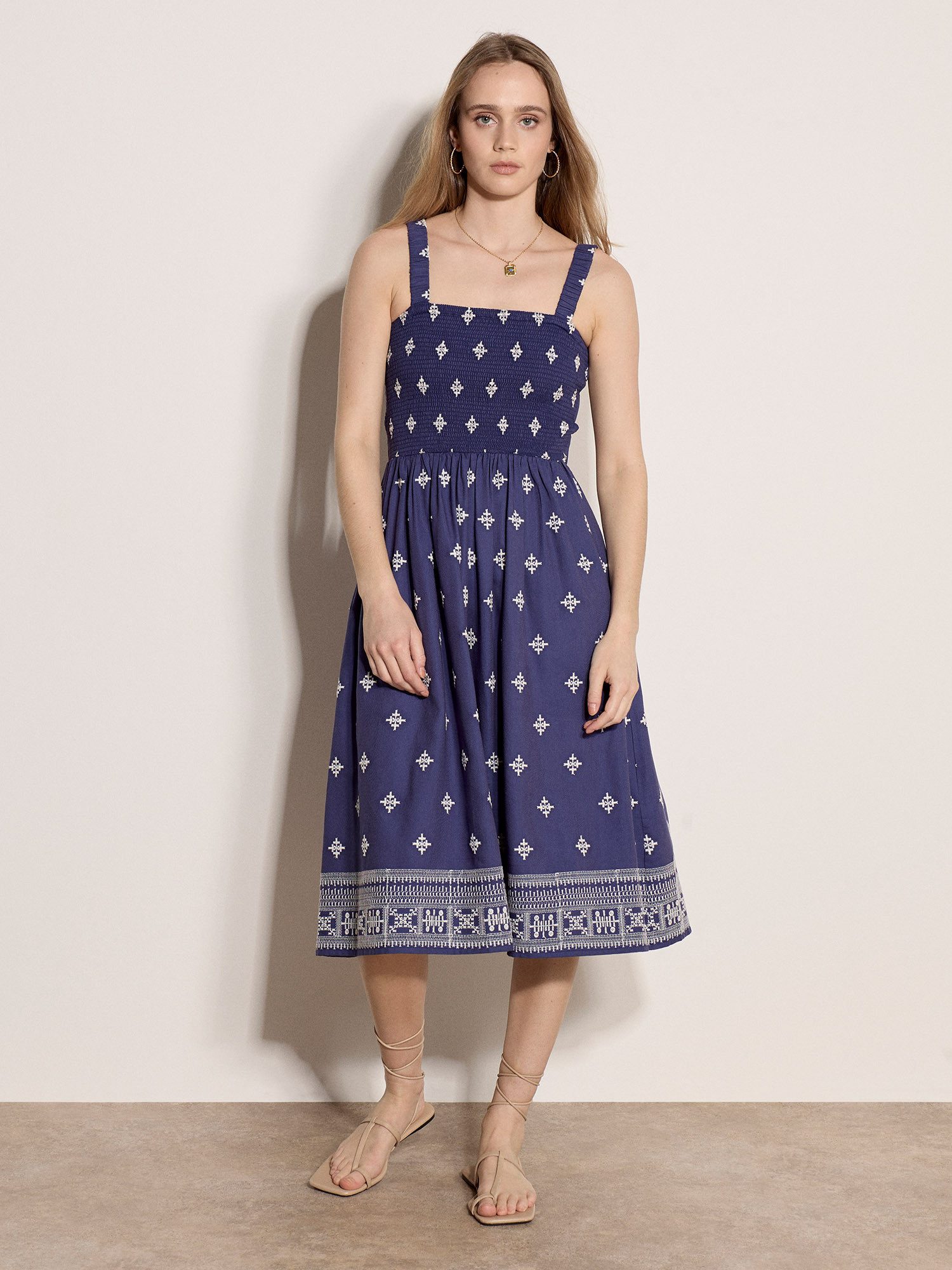 Midikleid Midikleid mit geometrischer Diamantstickerei
