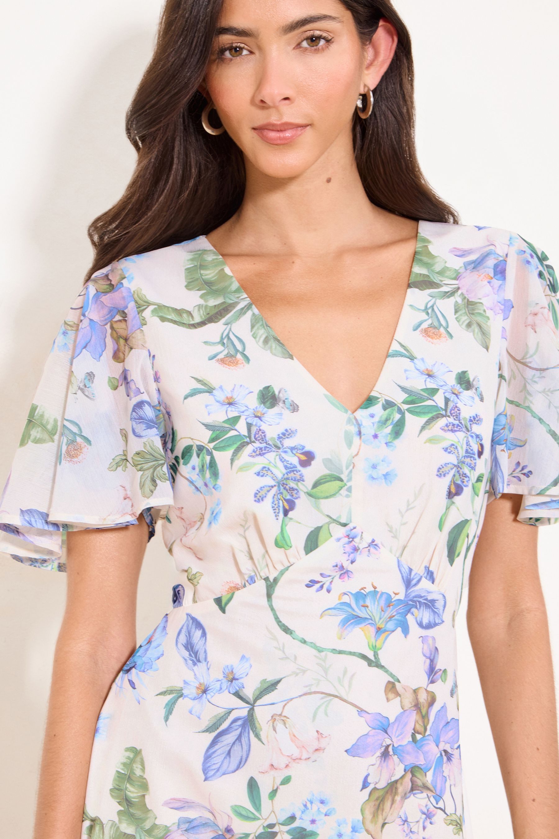 LIPSY Midikleid Lipsy Midikleid mit Blumen-Print und V-Ausschnitt (1-tlg)