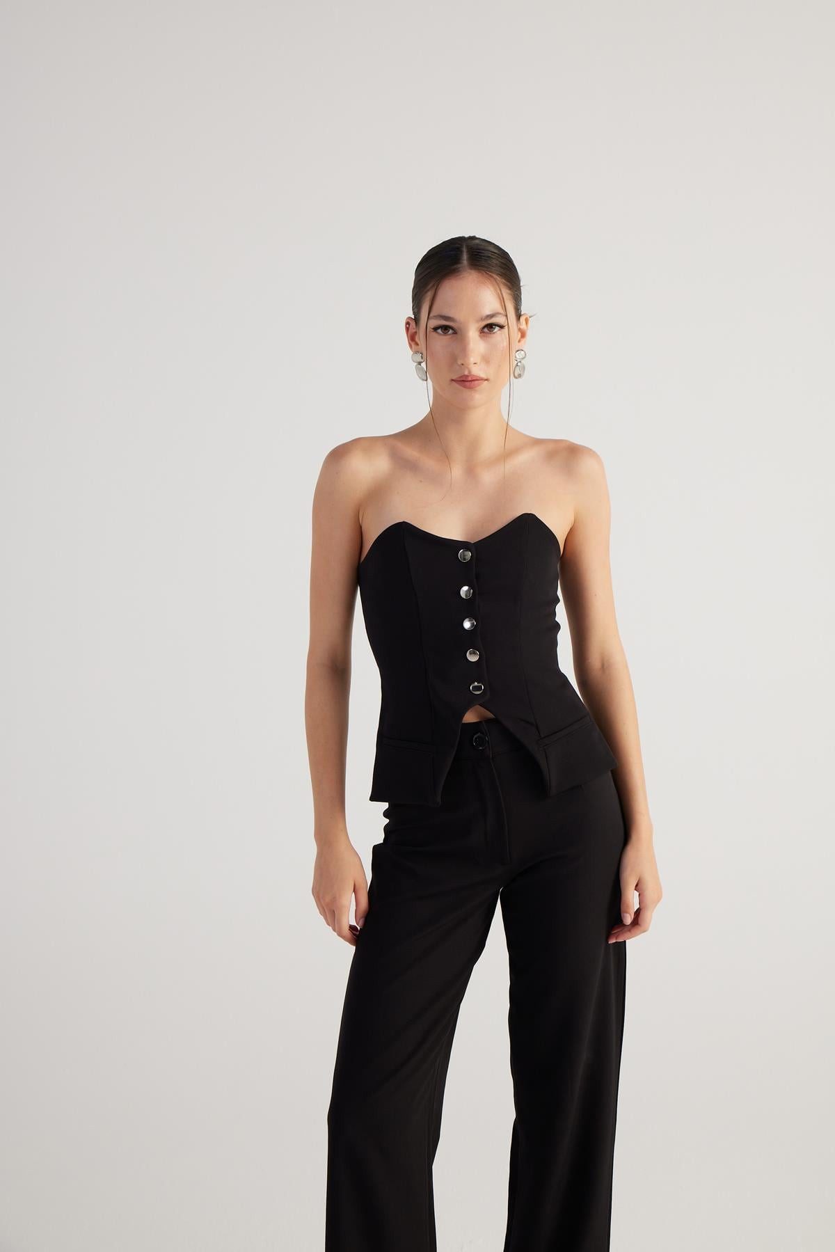 HOLLY LOLLY Blusentop Knopf Detail Trägerloses Nia Top