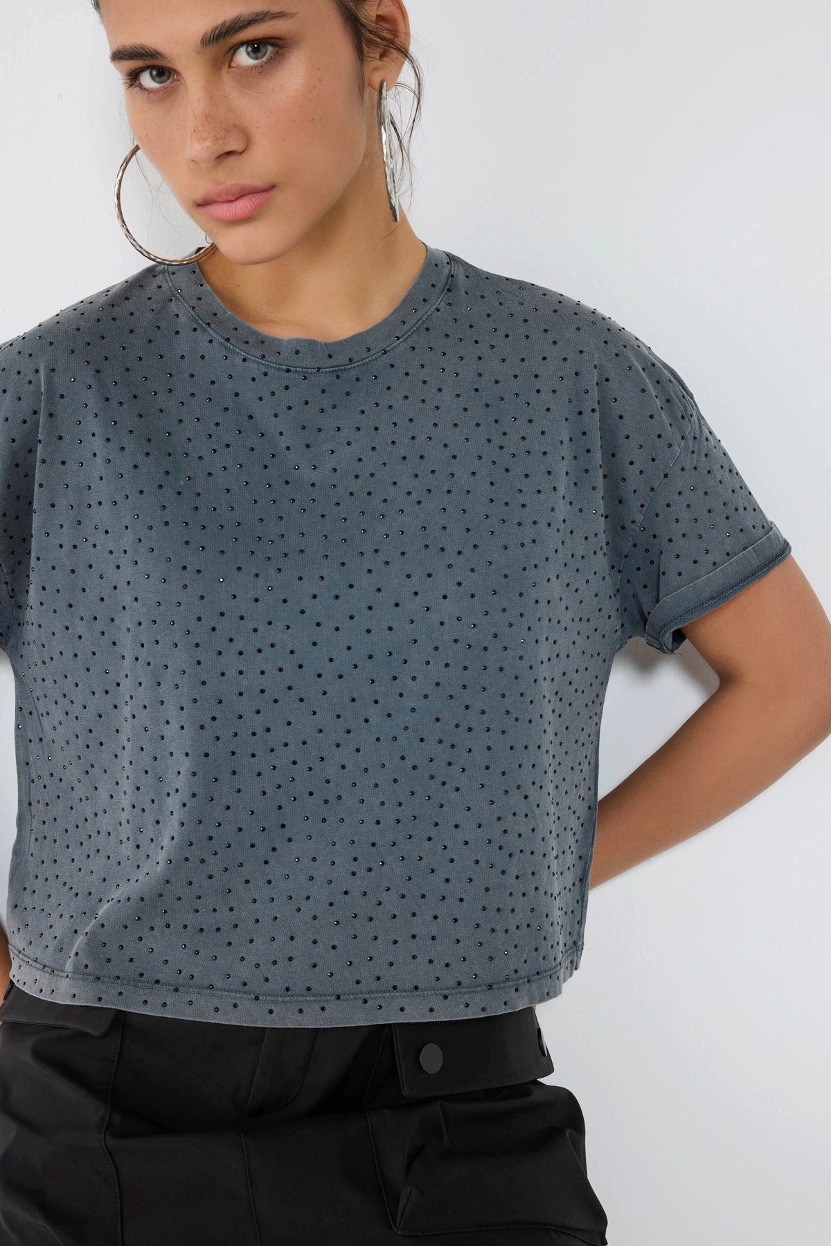 T-Shirt Crop-T-Shirt mit Steinverzierungen