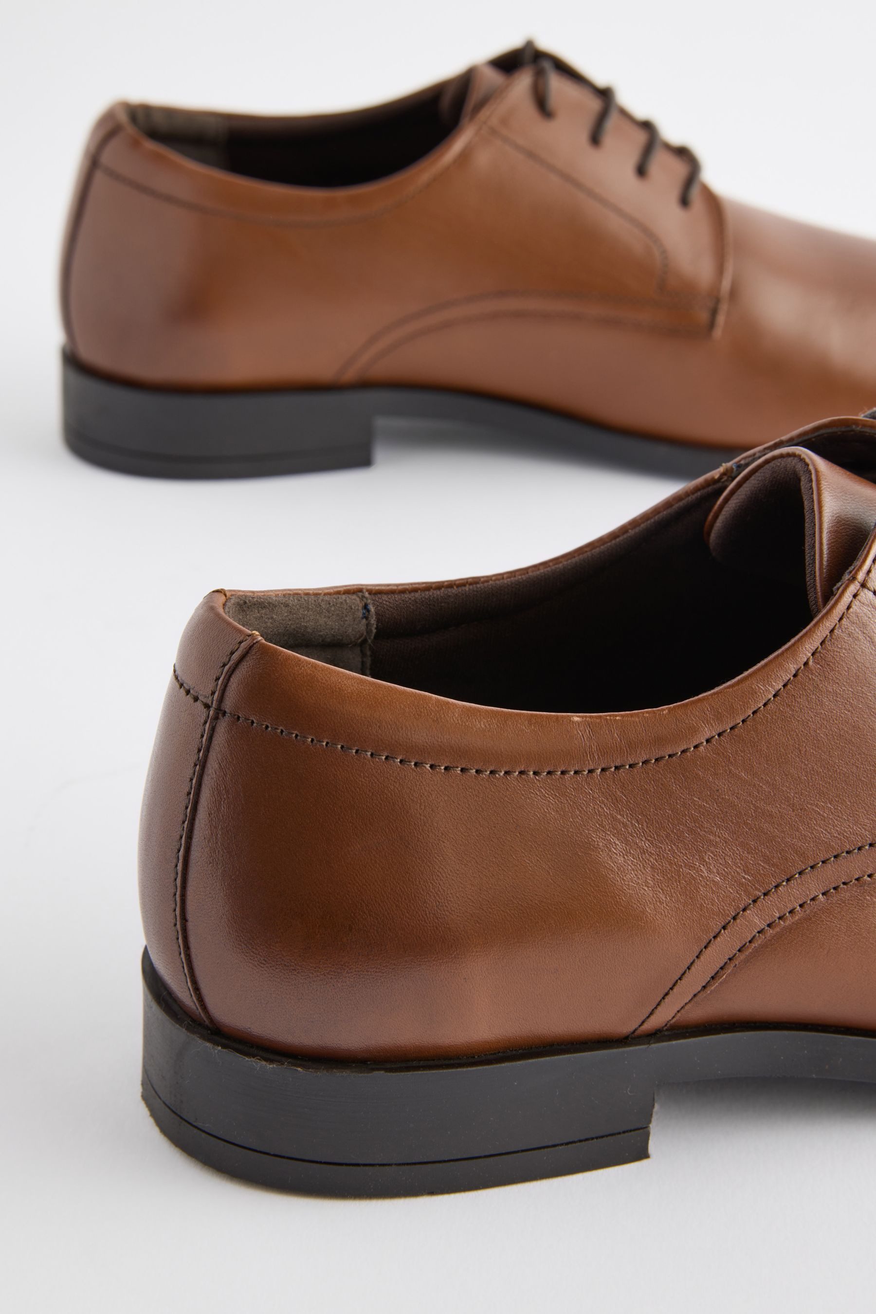 Next Unifarbene Derby-Schuhe aus Leder Schnürschuh – Bild 4 von 5